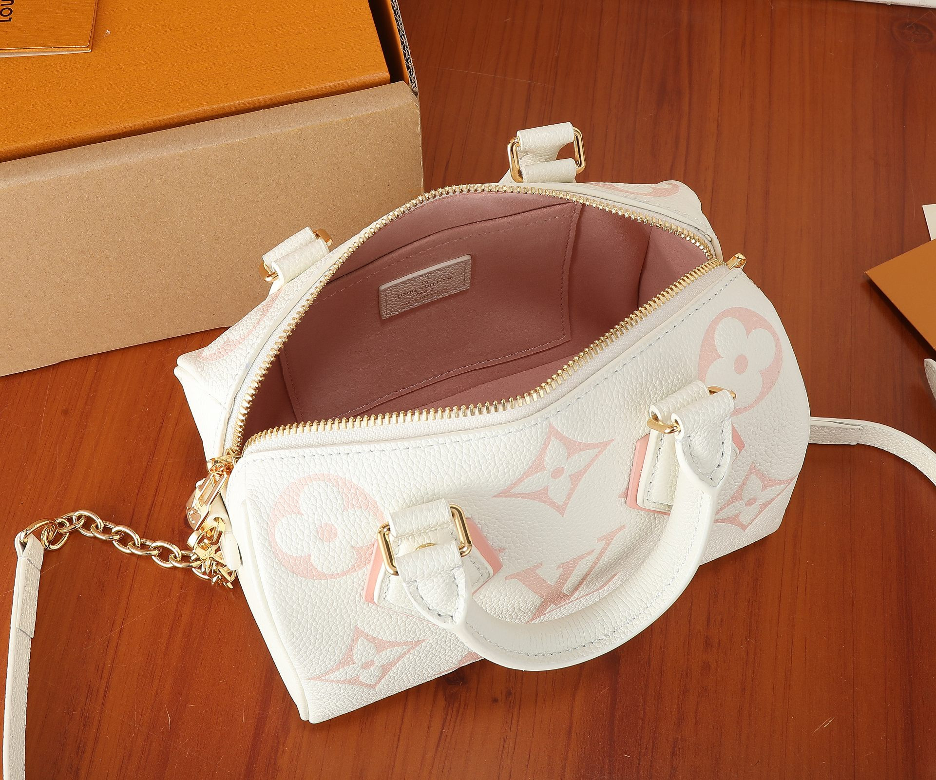 LV Speedy Bandoulière 20 M46875 8.1 x 5.3 x 4.7 inches