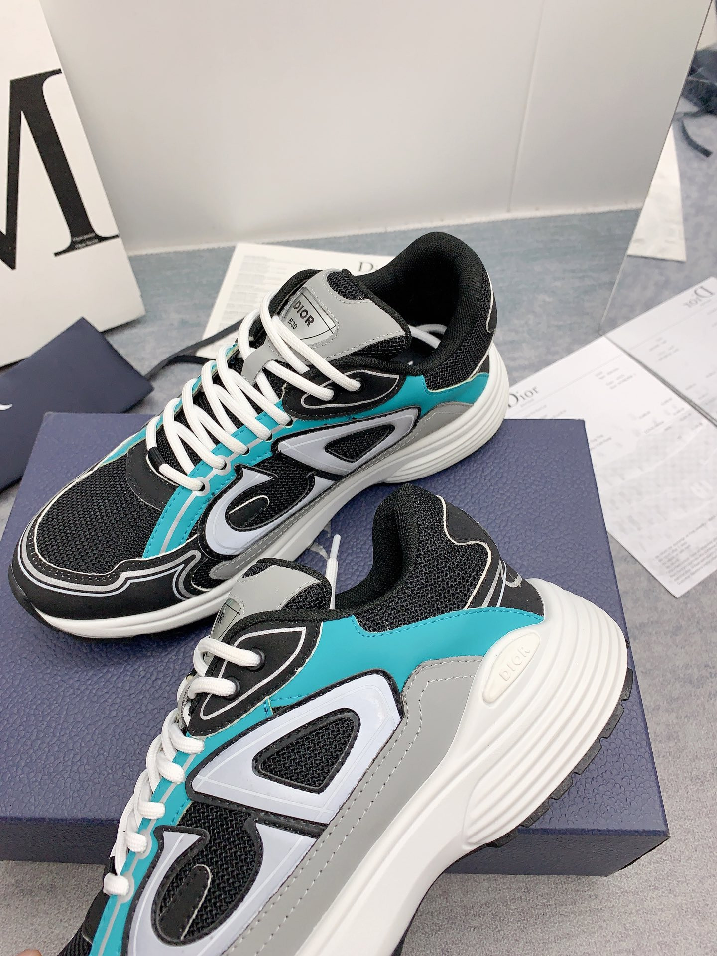 ua D*or b30 anthracite gray