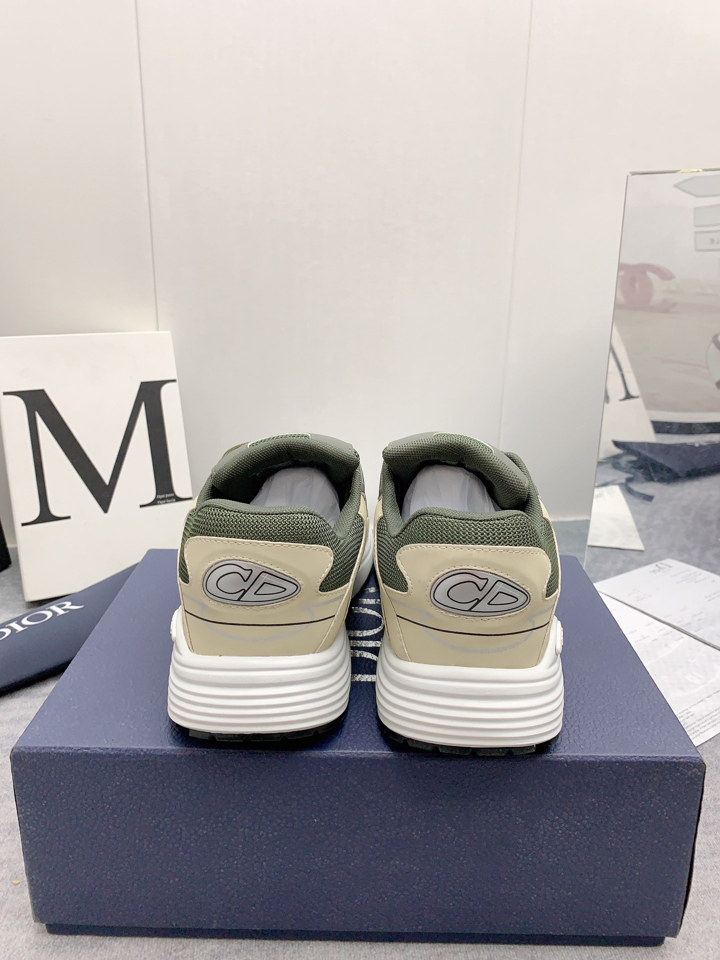 ua D*or b30 olive