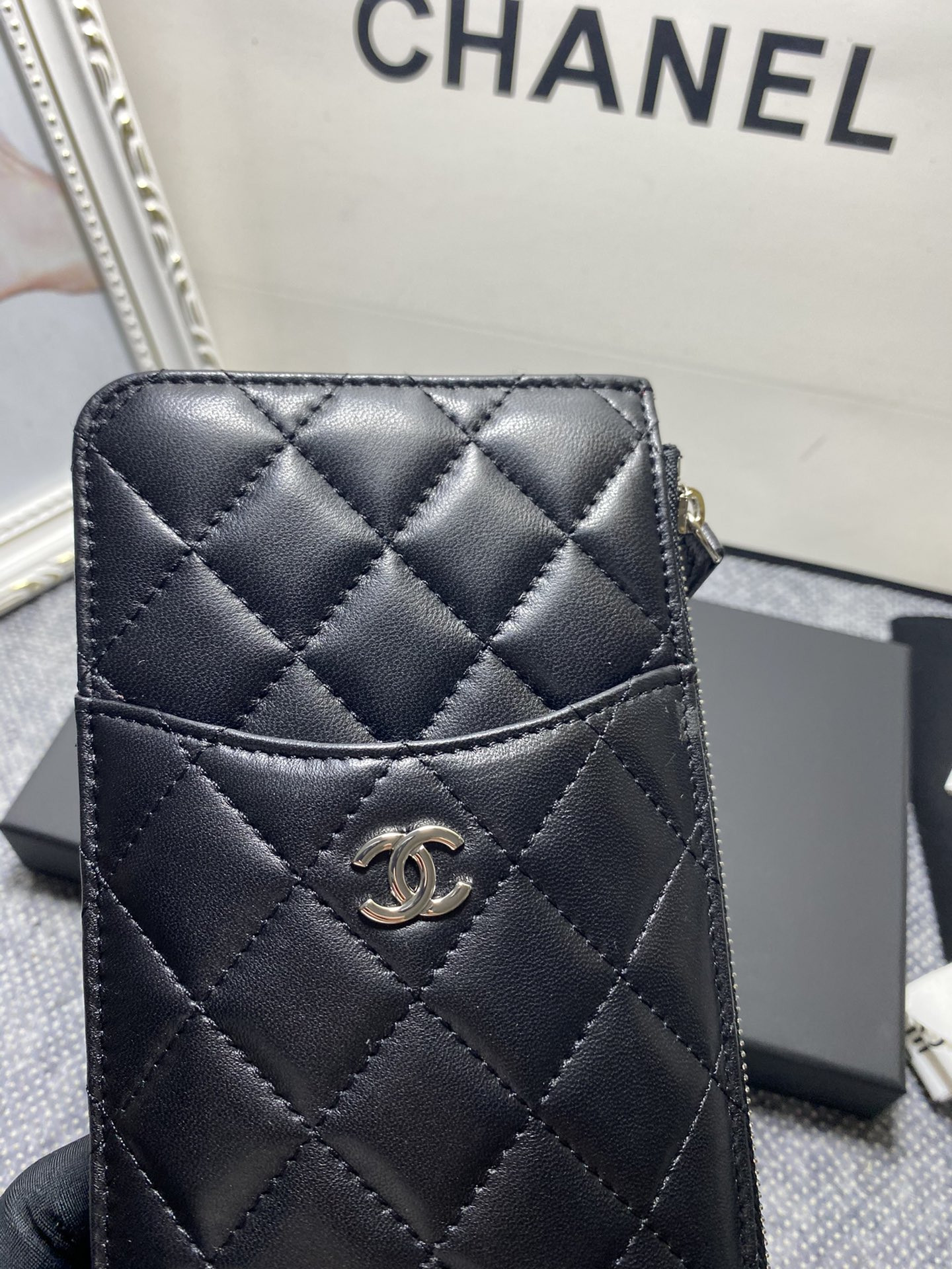 Ch*el long zipped wallet 19-11cm