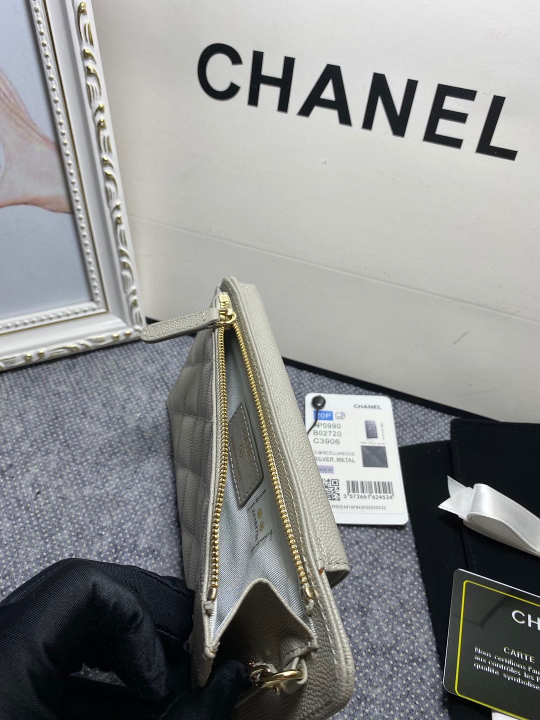 Ch*el long zipped wallet 19-11cm