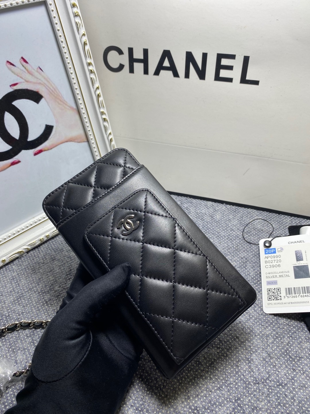 Ch*el long zipped wallet 19-11cm