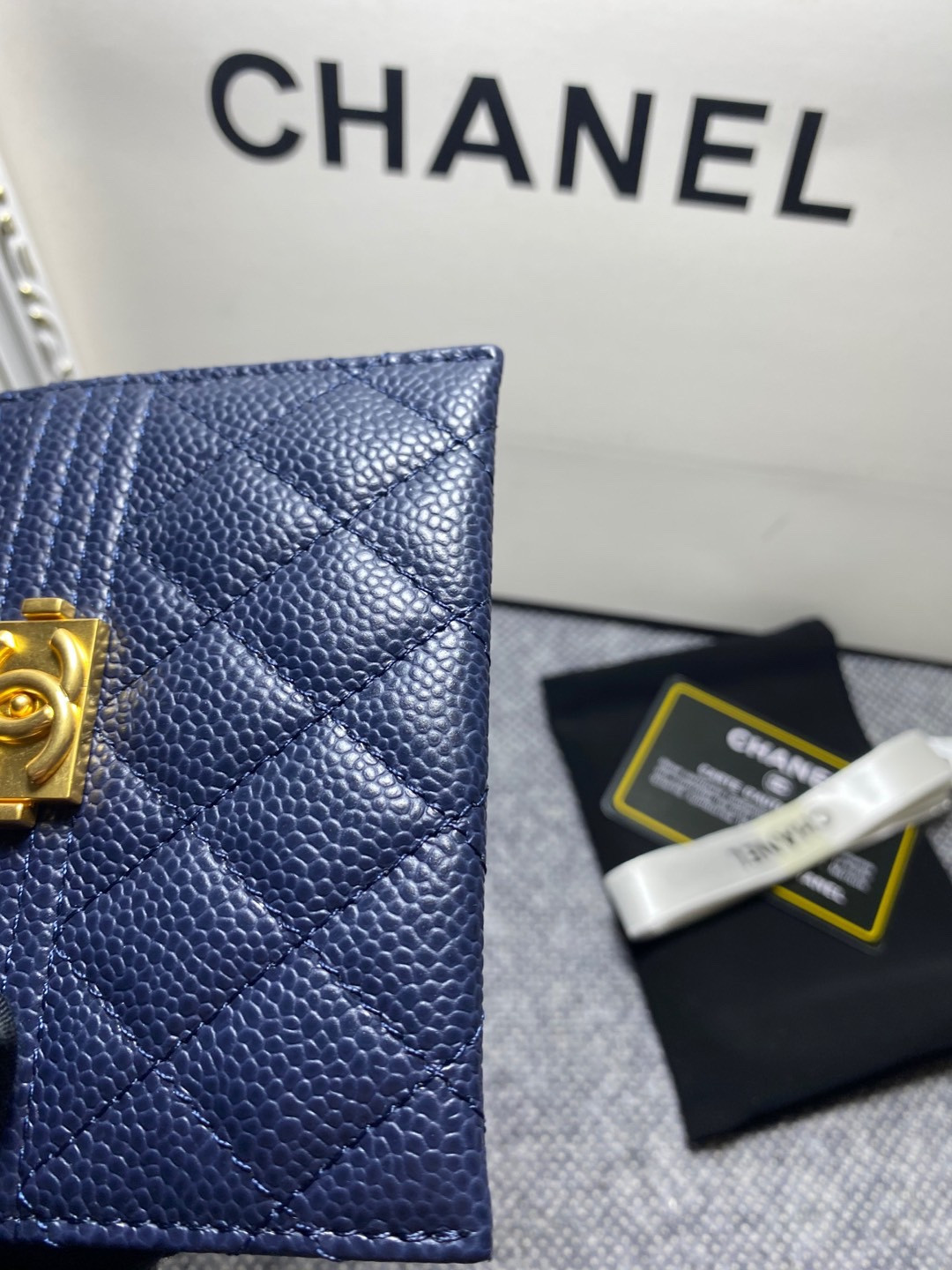 Ch*el card holder 10cm