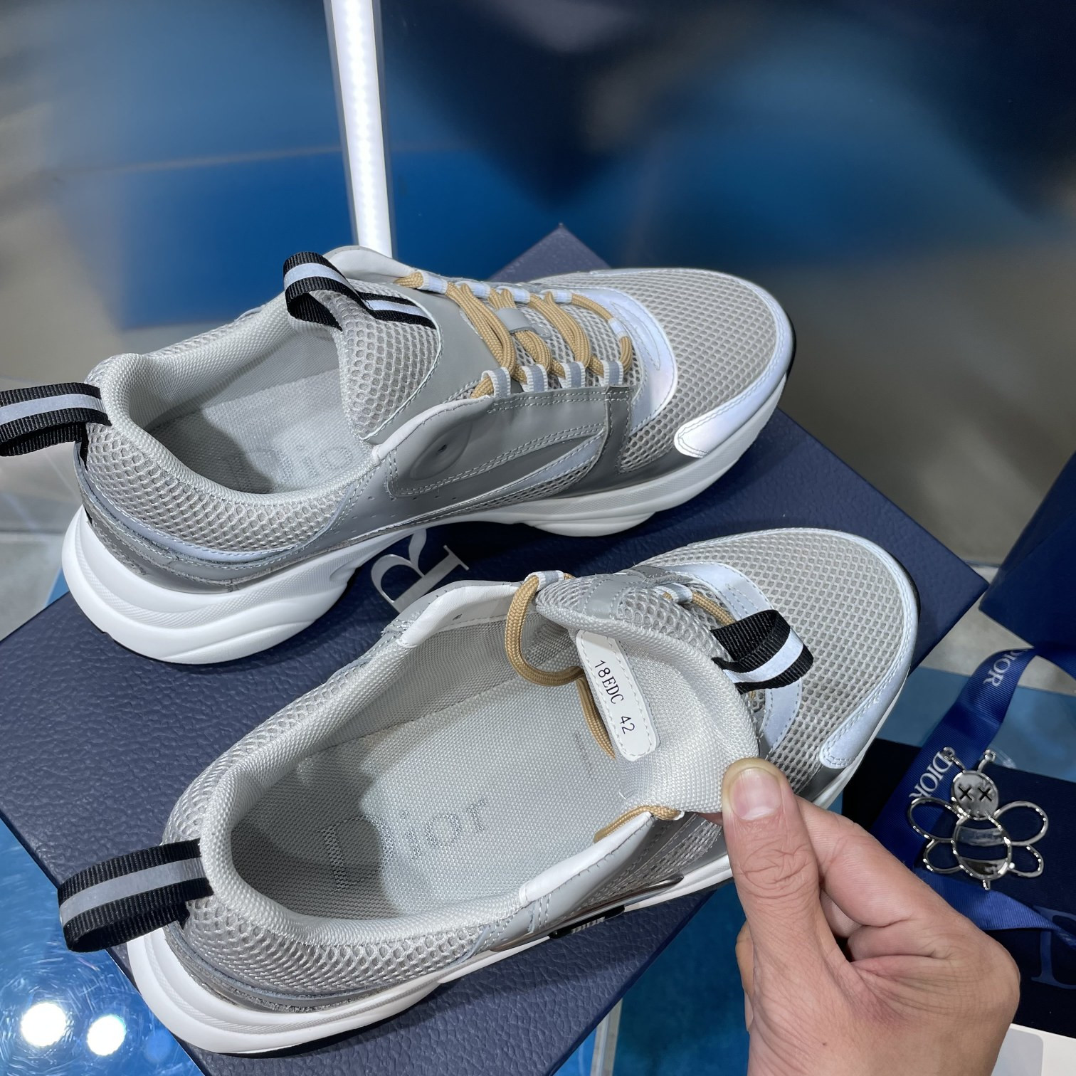 ua D*or b22 gray sneaker