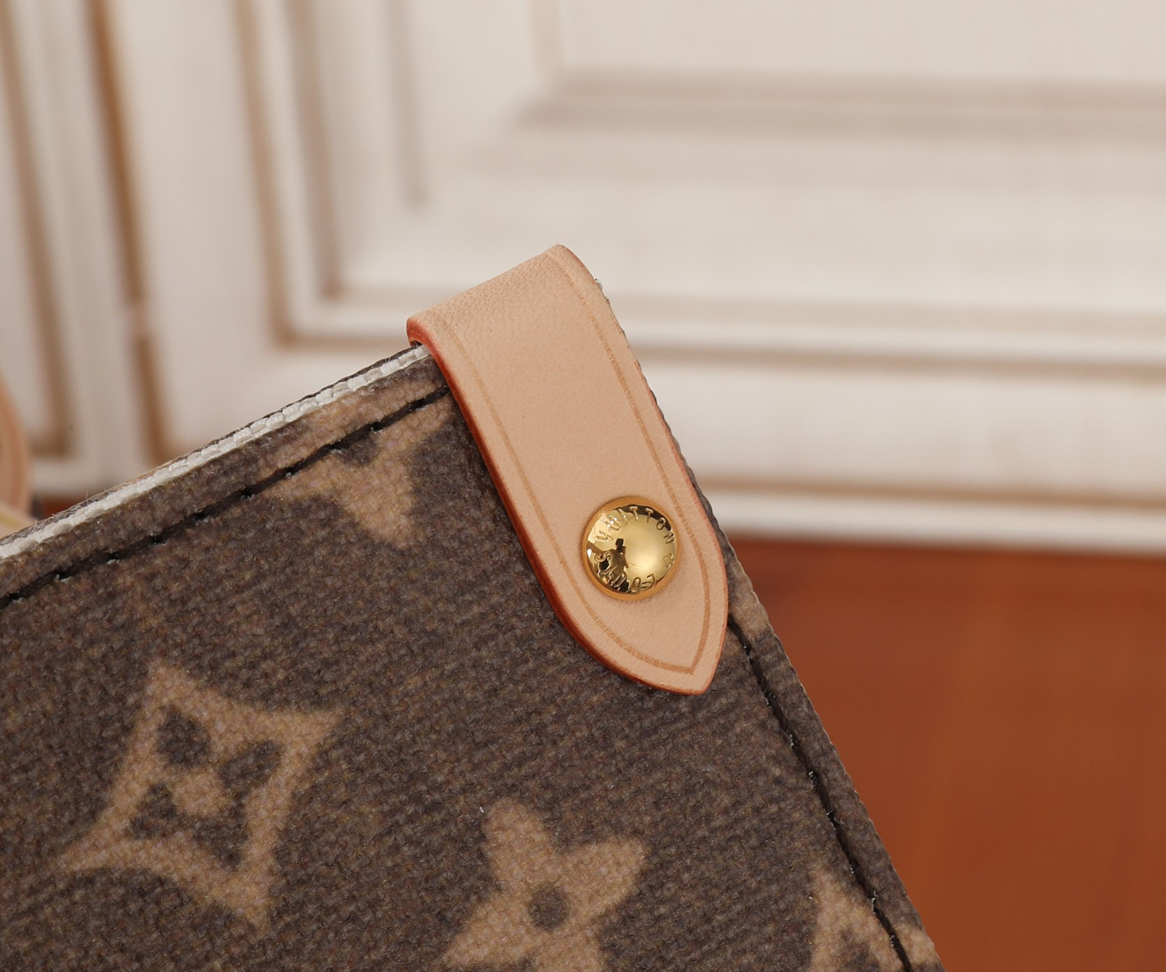 LV OnTheGo Voyage M47147 16.9 x 13 x 7.3 inches
