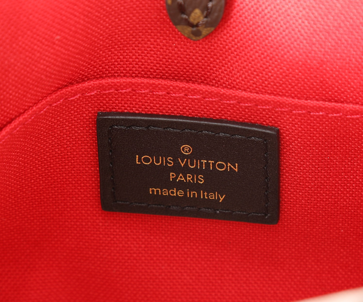LV  OnTheGo BB M46839 7.1 x 5.9 x 3.3 inches