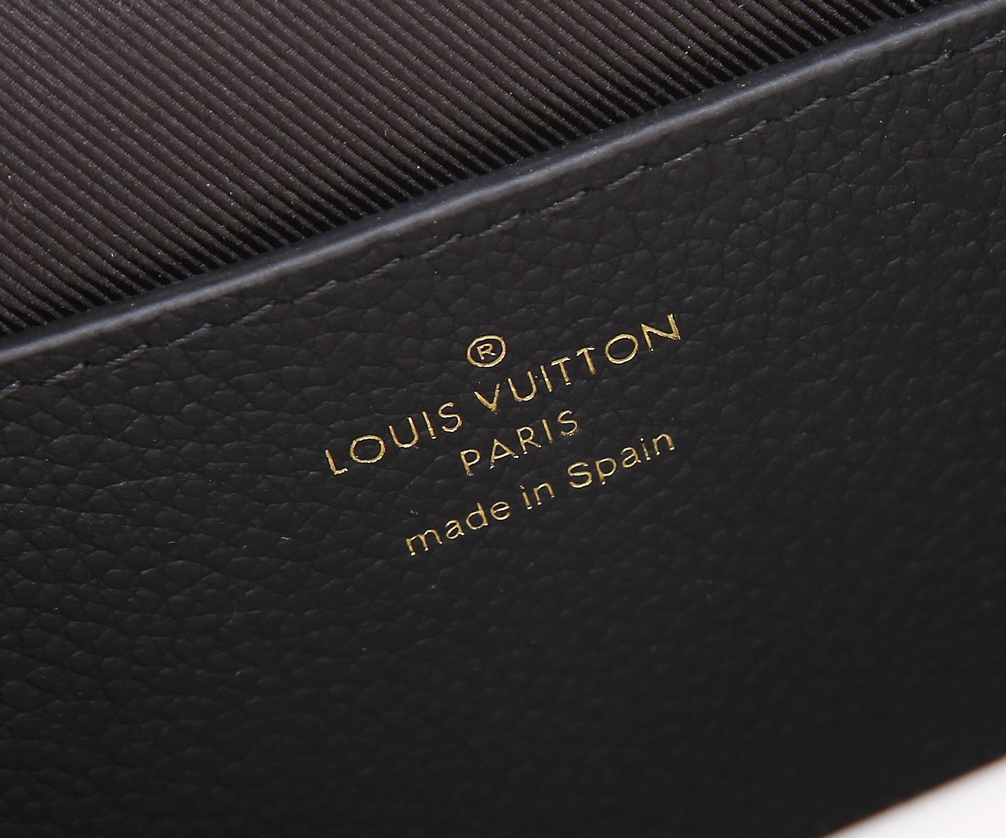 LV Wallet On Chain Métis M82637 7.5 x 4.3 x 2.2 inches