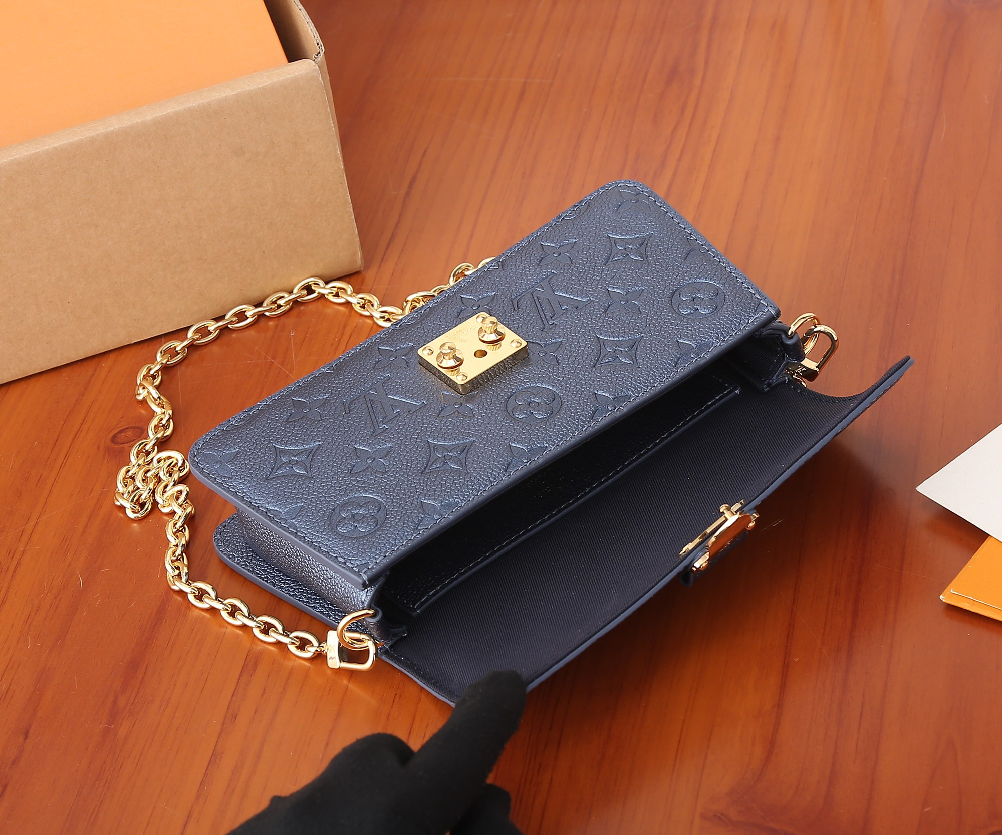 LV Wallet On Chain Métis M82671 7.5 x 4.3 x 2.2 inches