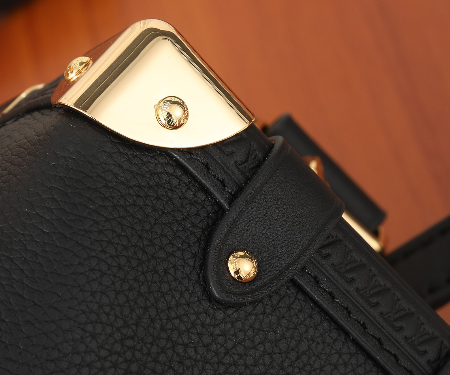 LV Side Trunk PM M23817   7.1 x 4.9 x 3.1 inches