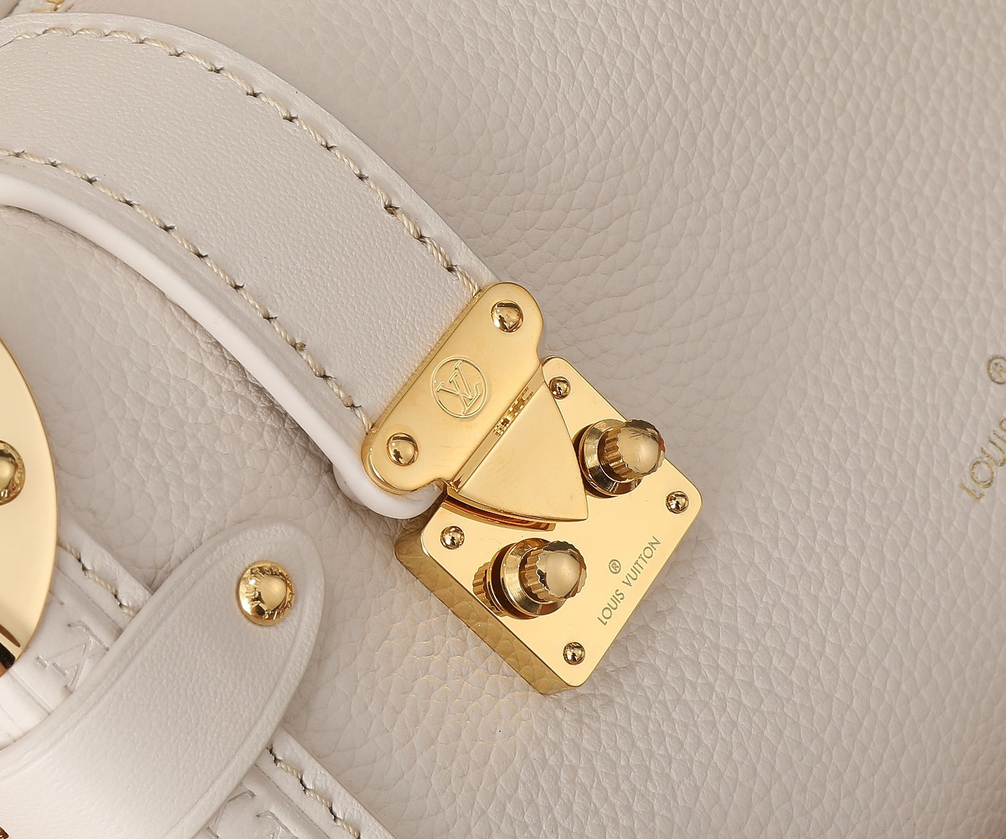 LV Side Trunk PM M23915  7.1 x 4.9 x 3.1 inches