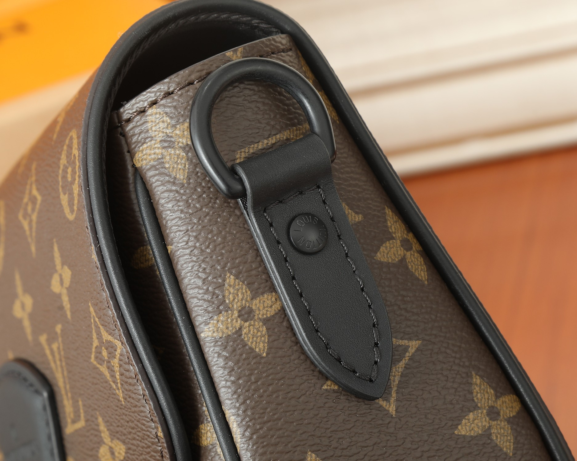 LV Montsouris Messenger PM M47060 7.9 x 6.7 x 2.8 inches