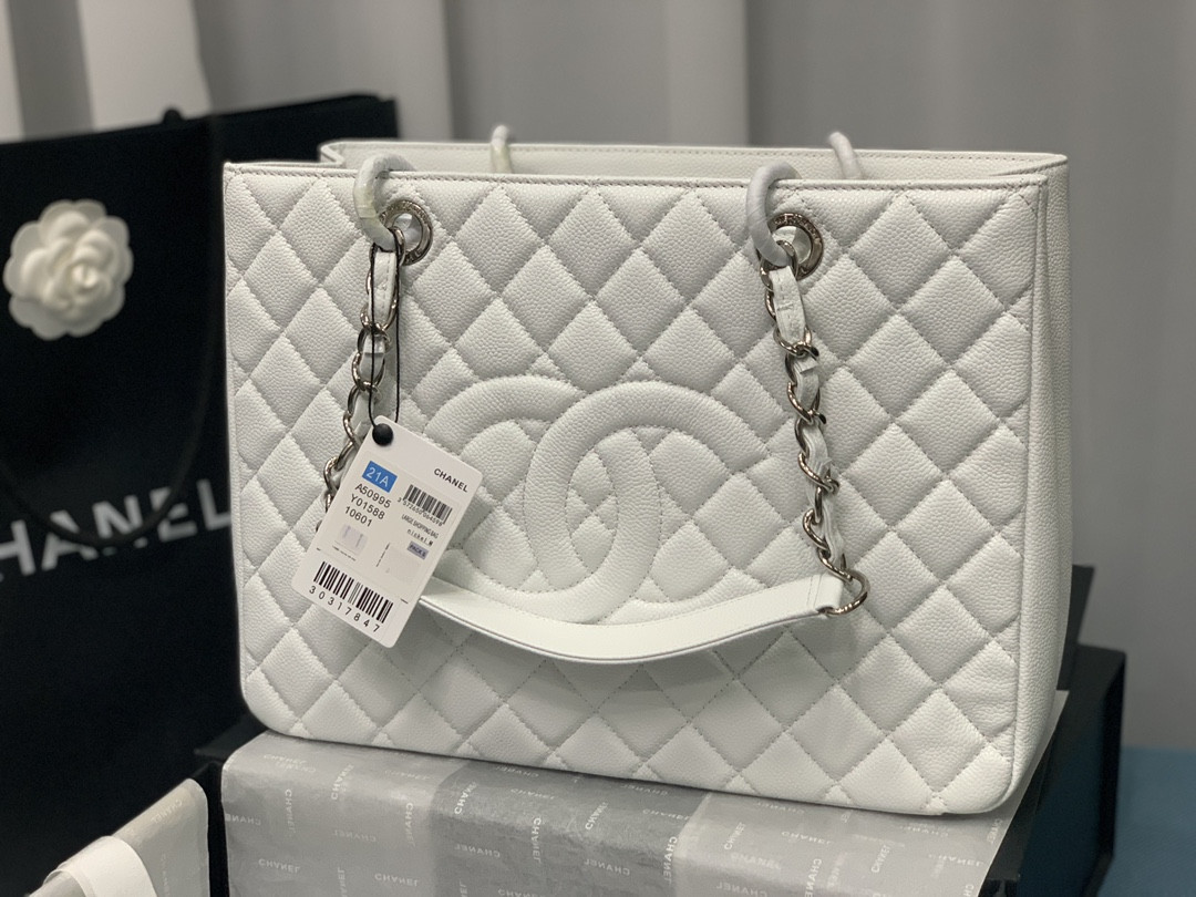 Ch*el gst caviar leather hardware 24x33x13cm