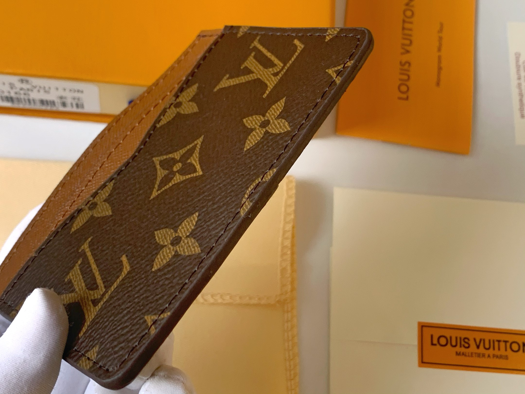 l0*is V*t0n lv card holder 8x11cm