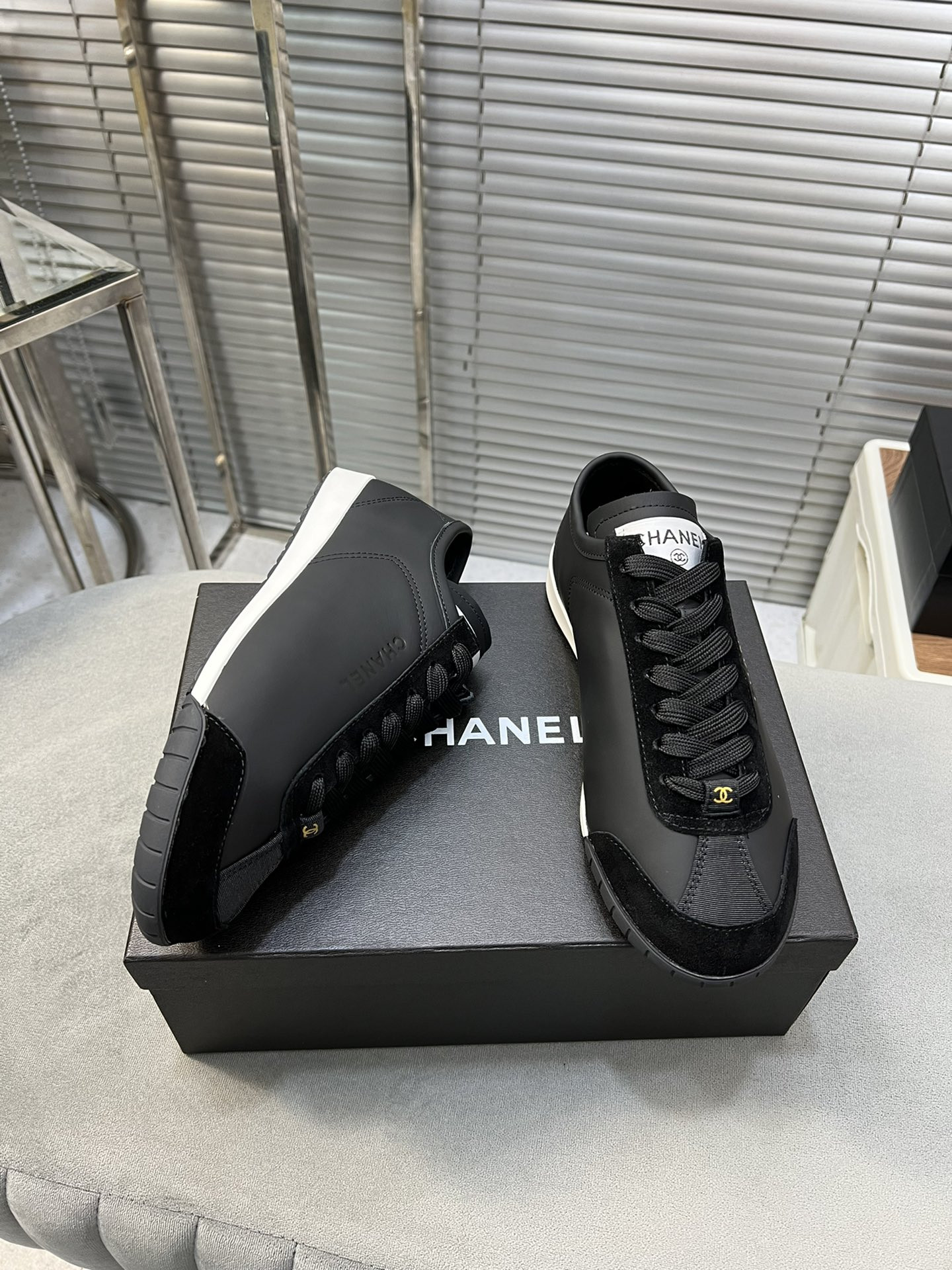ua Ch*el sneakers calfskin & suede calfskin black
