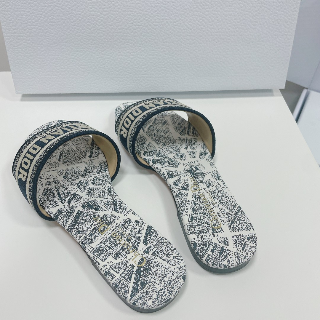 ua D*or dway slide