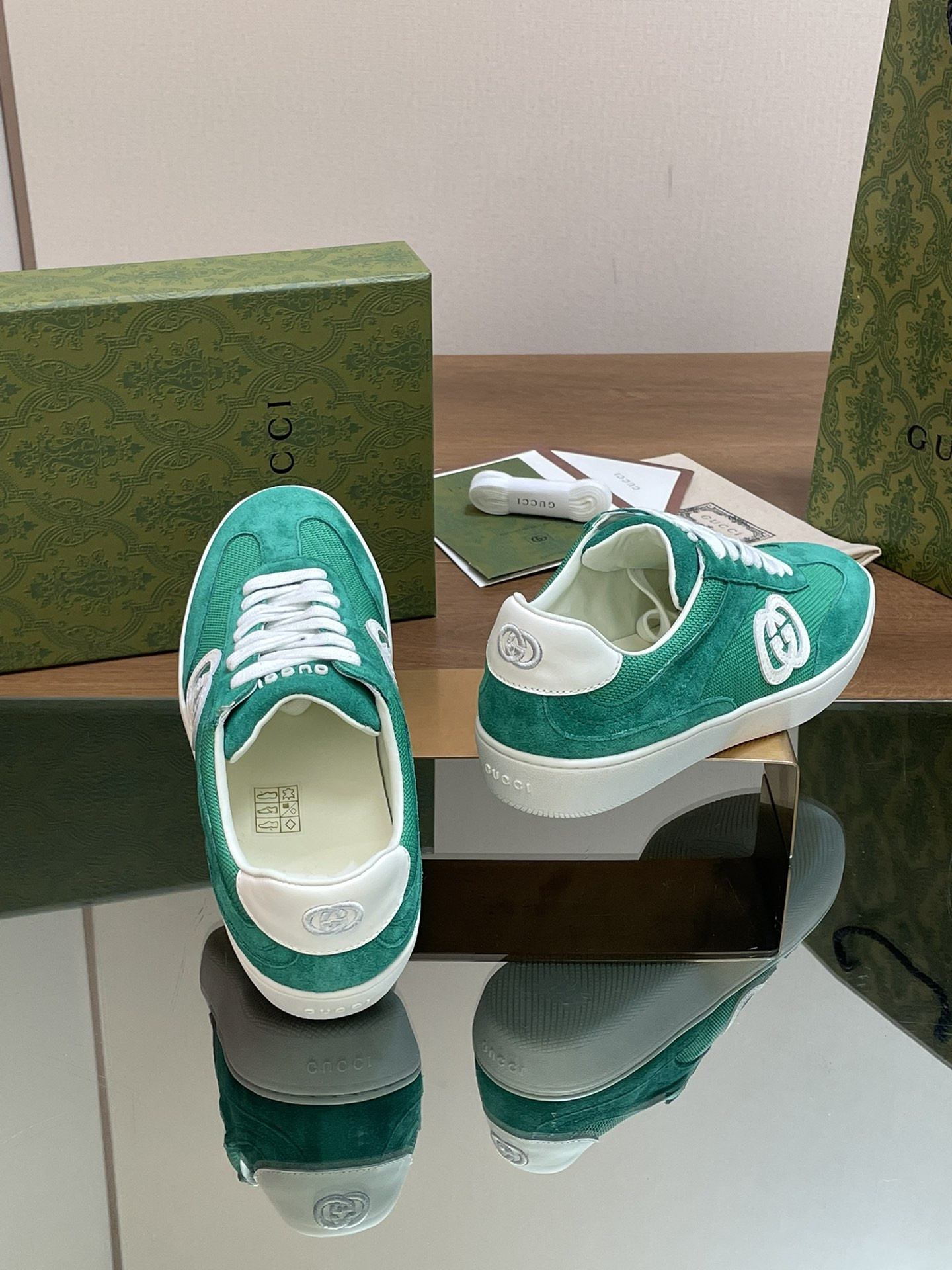 ua G*u*i interlocking g sneaker green