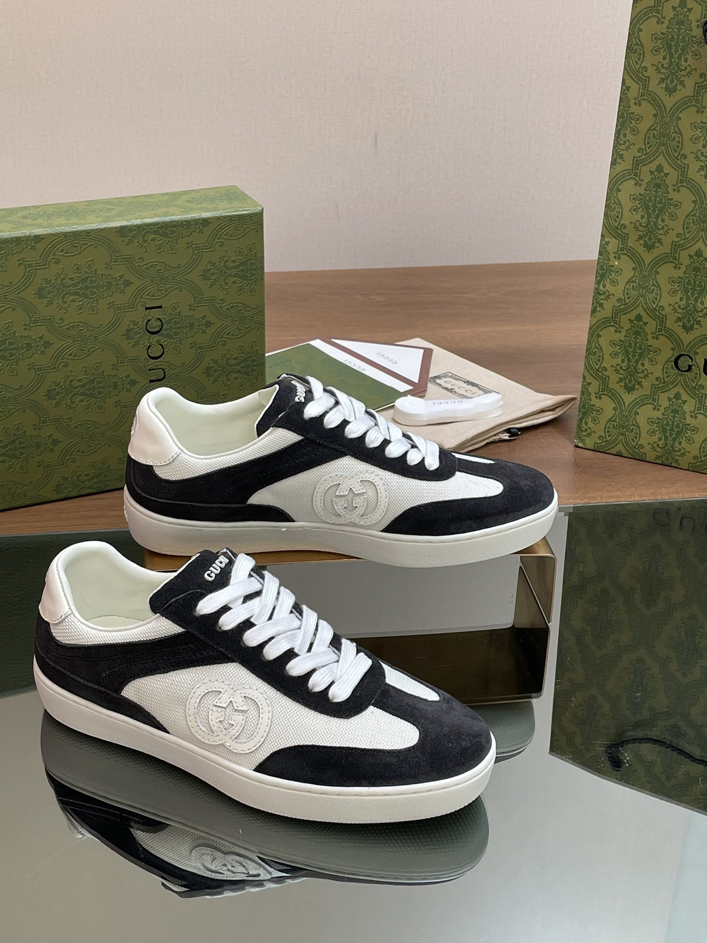 ua G*u*i interlocking g sneaker black and white