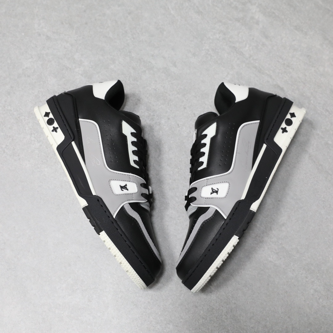 UA LV Trainer Sneaker