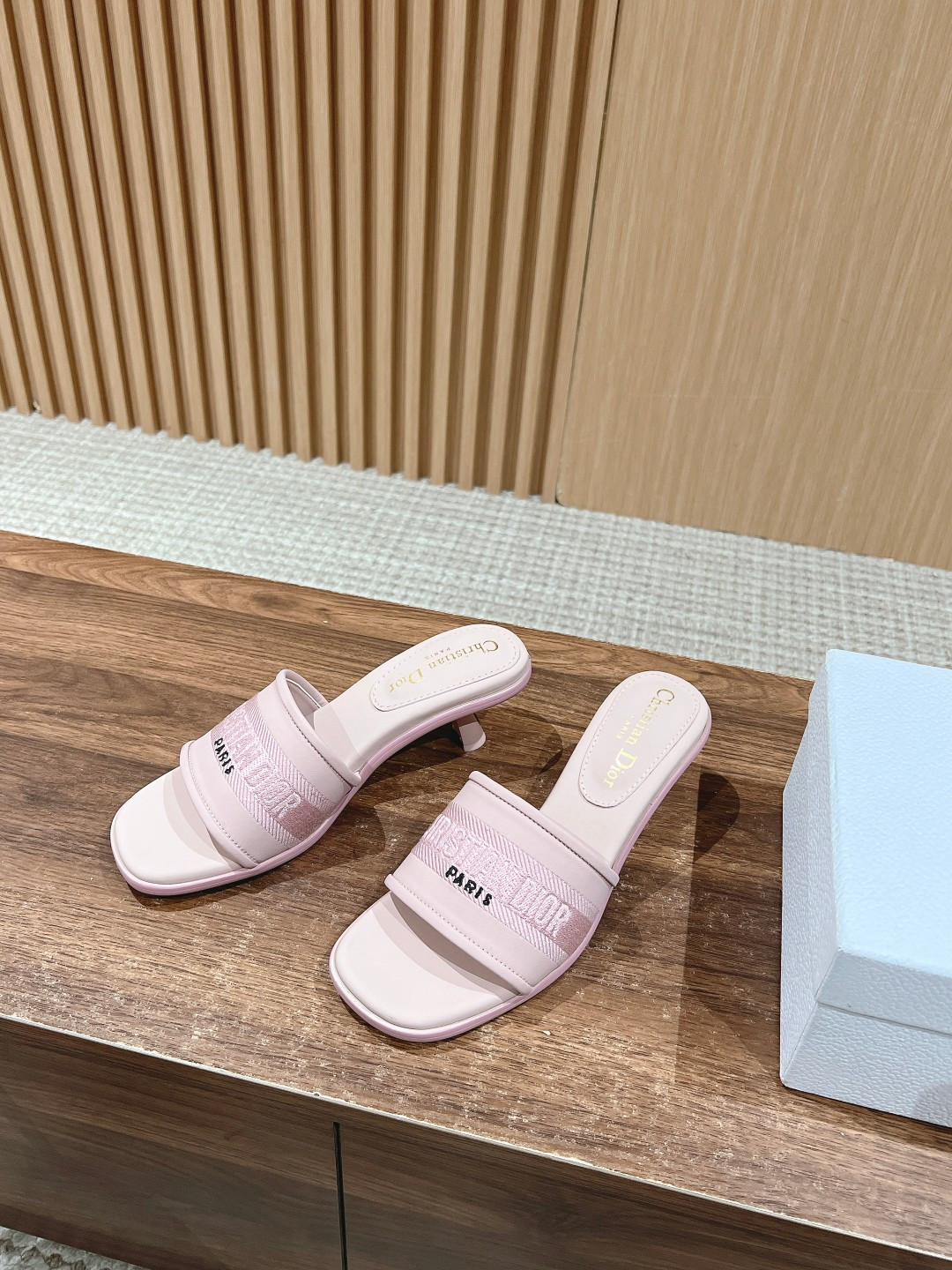 D*or dway heeled slide
