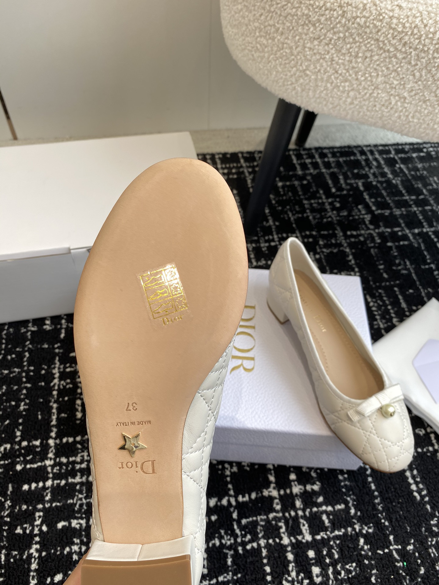 ua D*or ballet pump