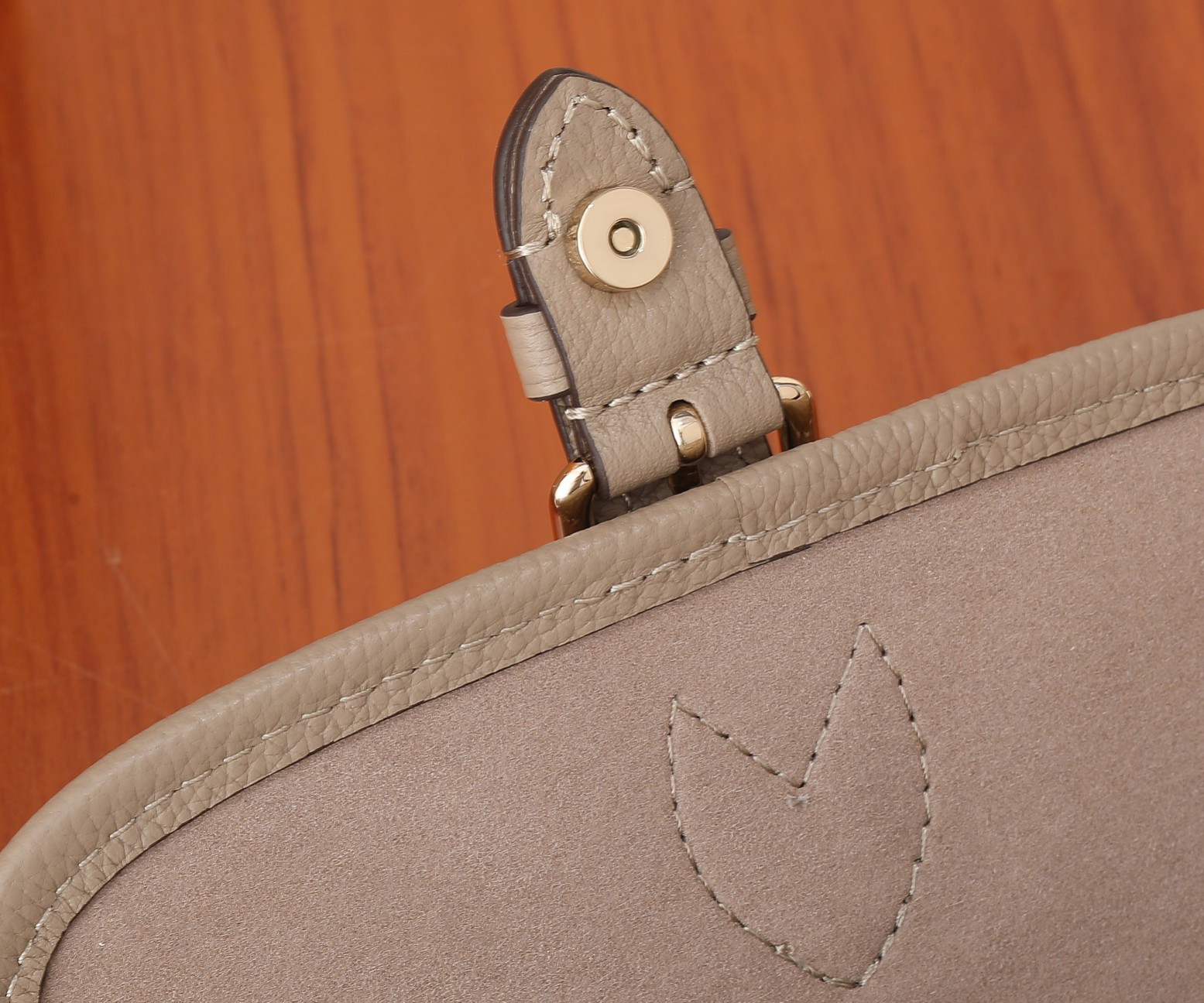 LV Nano Diane  M83300 7.5 x 4.1 x 2.4 in