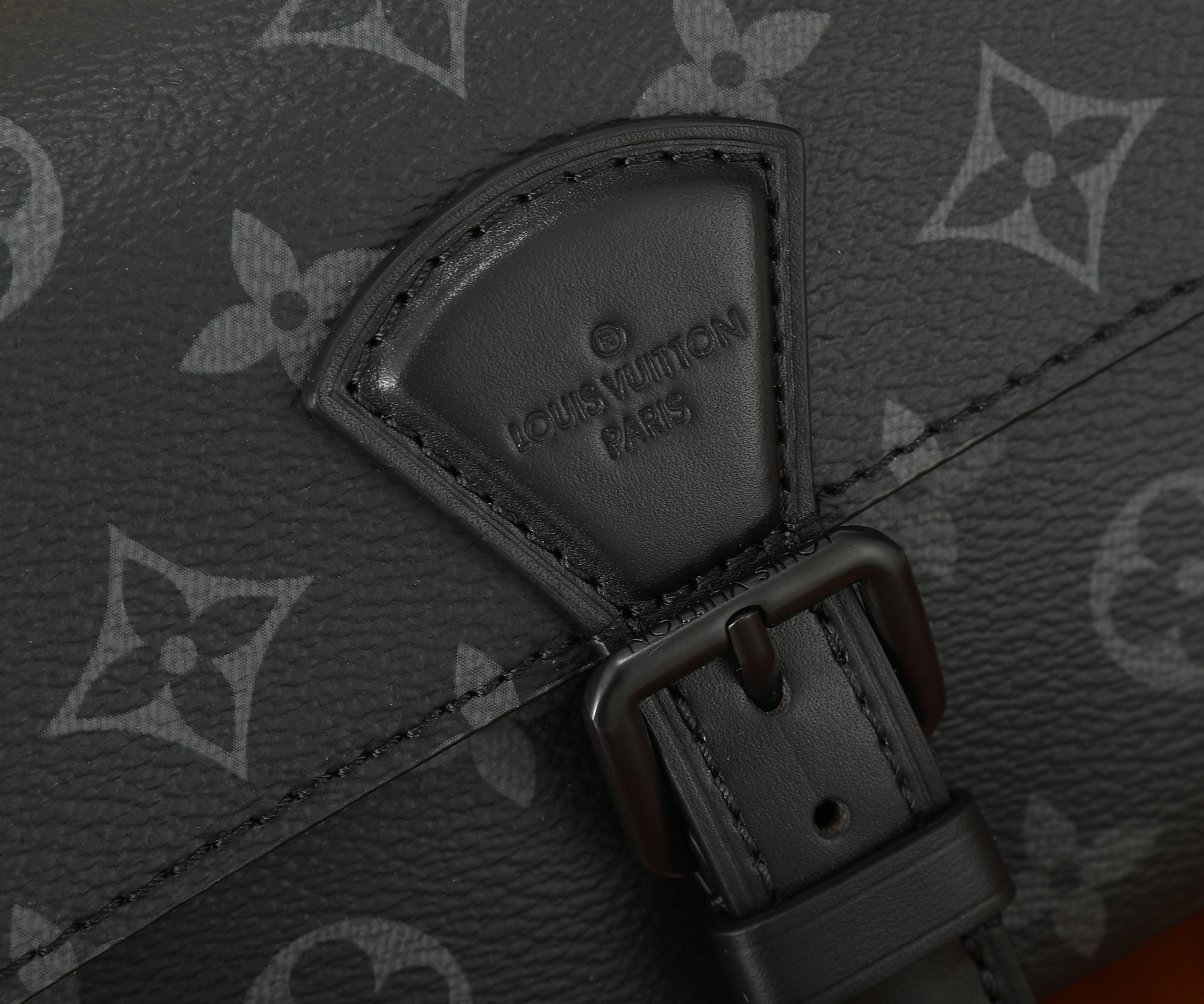 LV Montsouris Wearable Wallet M83567  8.7 x 4.7 x 2.4 in
