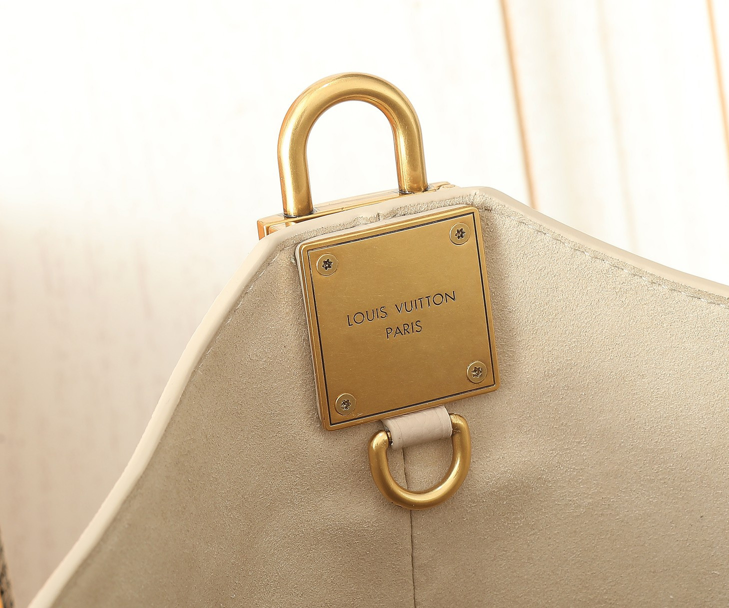 LV Low Key Hobo MM M25022 12.2 x 13.8 x 7.1 in