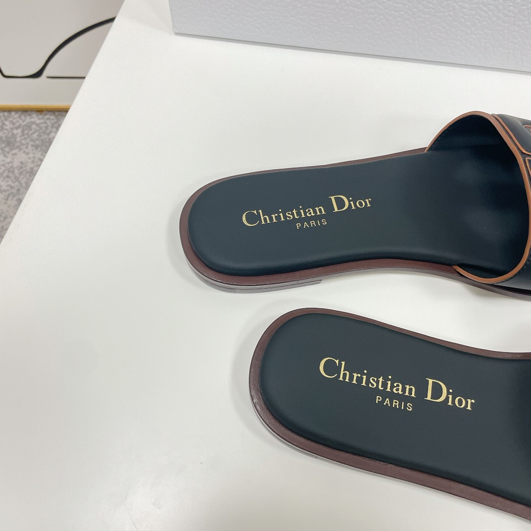 ua D*or d-club slide black
