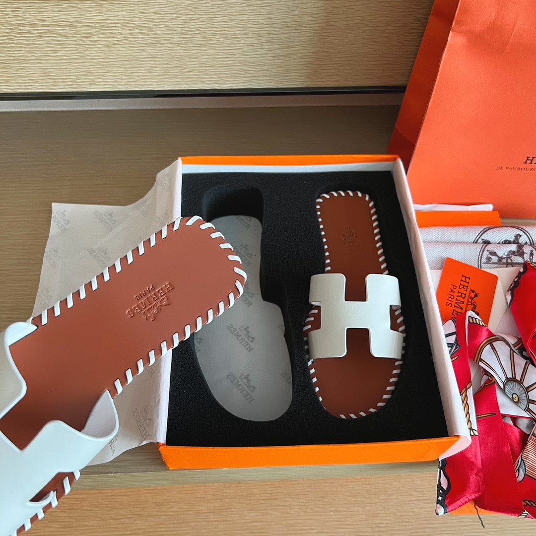 ua H**me5 oran sandal