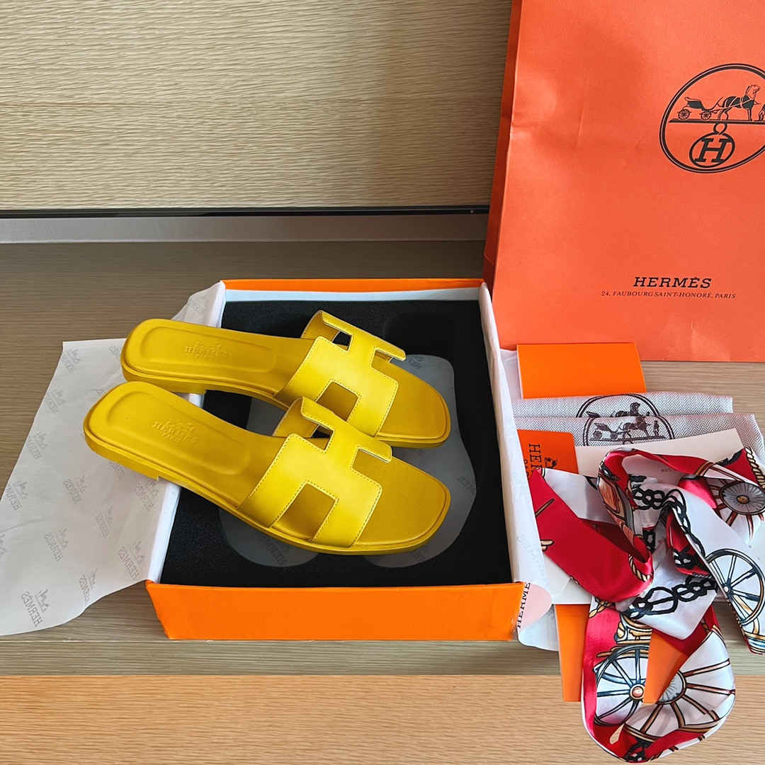 ua H**me5 oran sandal