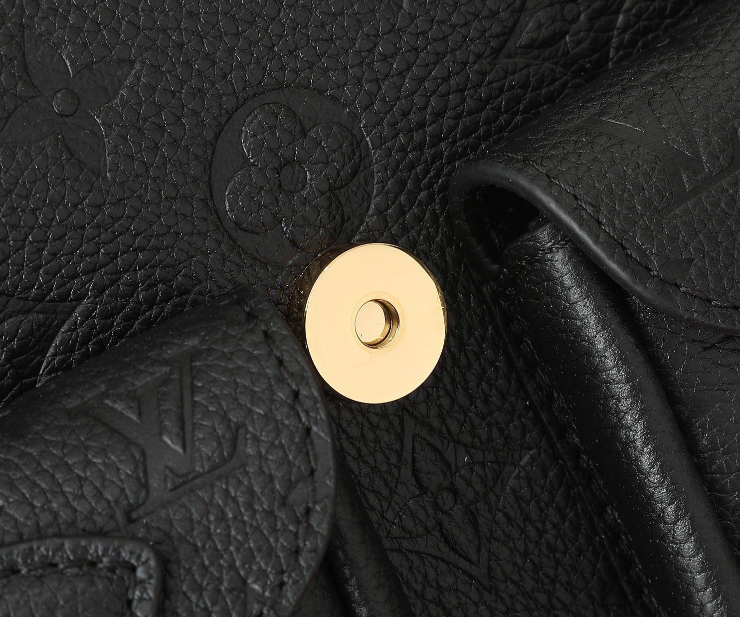 LV Backup M47072 7.9 x 8.7 x 5.5 inches