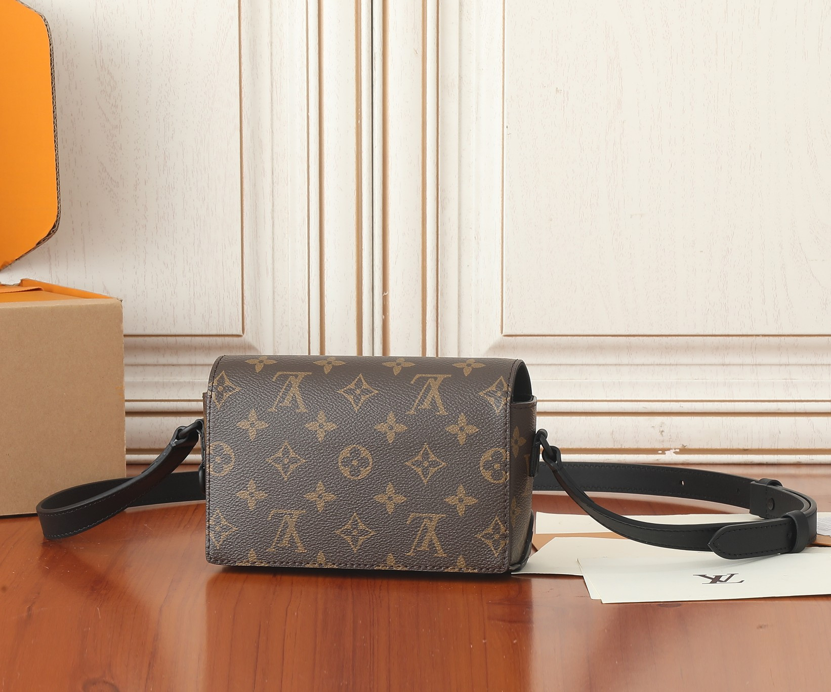 LV Steamer Wearable Wallet M83613 7.1 x 4.3 x 2.6 inches