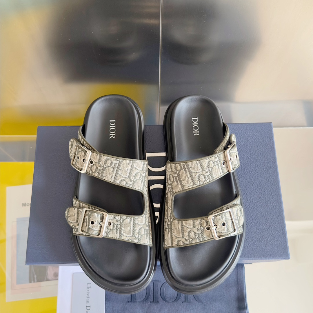 ua D*or aqua sandal