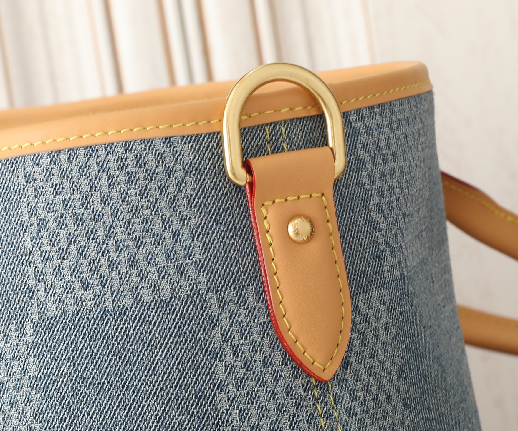 LV Weekend Tote N40702 16.9 x 13.4 x 6.9 inches