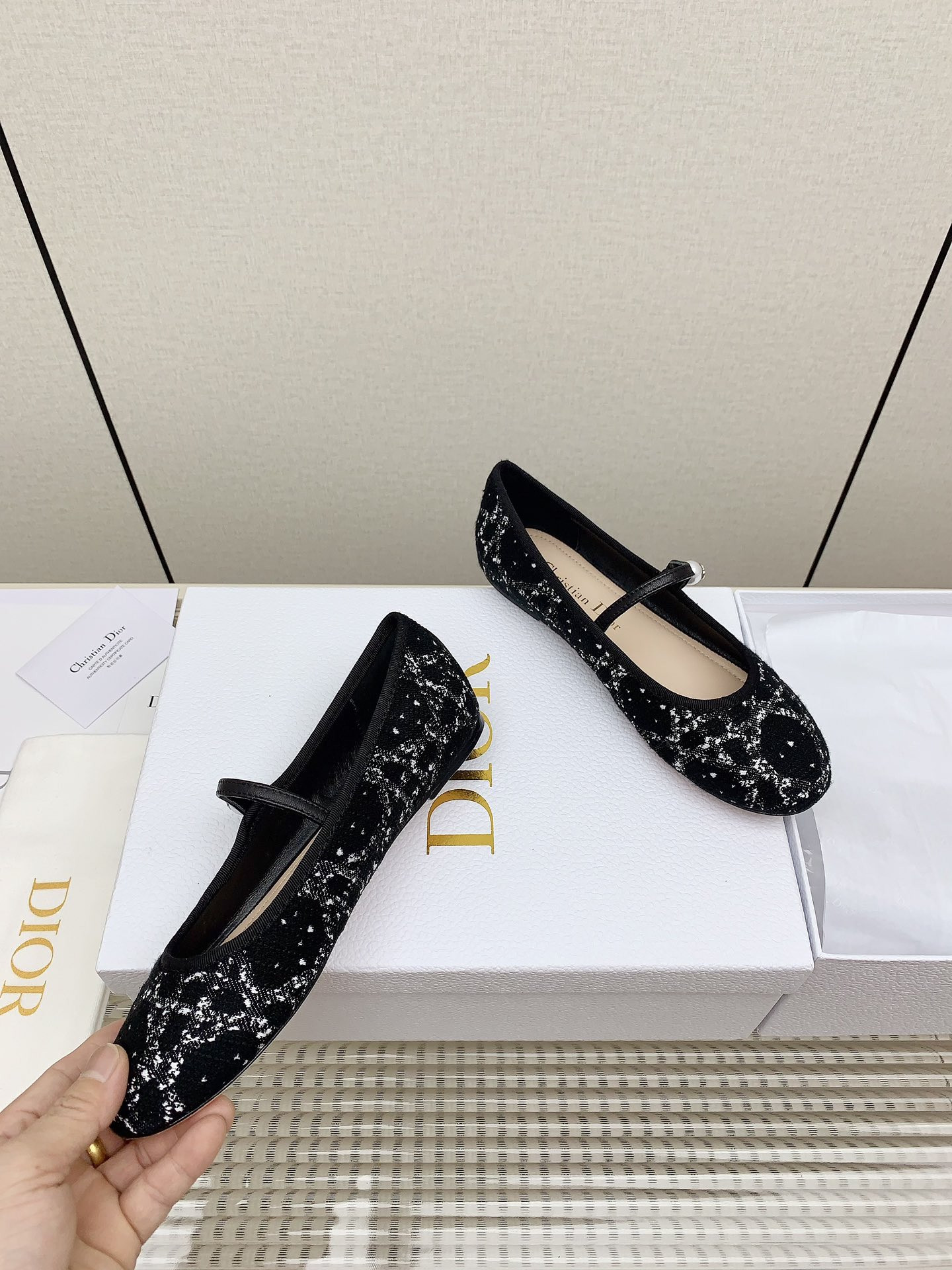 ua D*or ballet flat