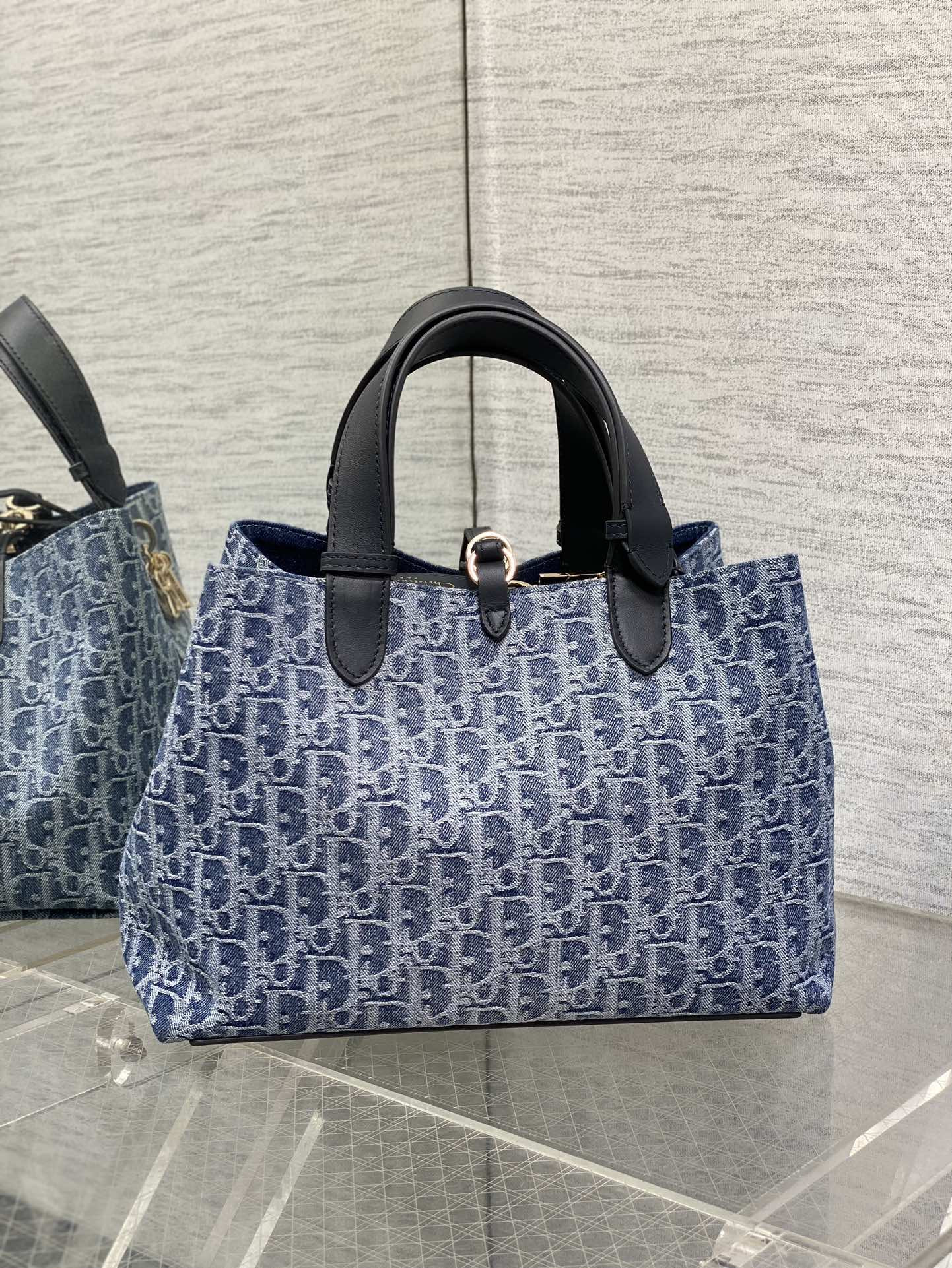 medium D*or toujours bag blue denim D*or oblique jacquard 28.5 x 21.5 x 17 cm