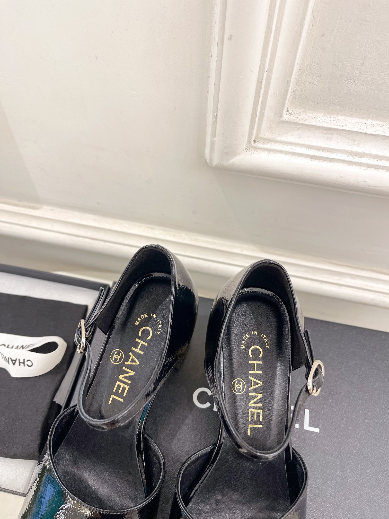 ua Ch*el heeled sandals