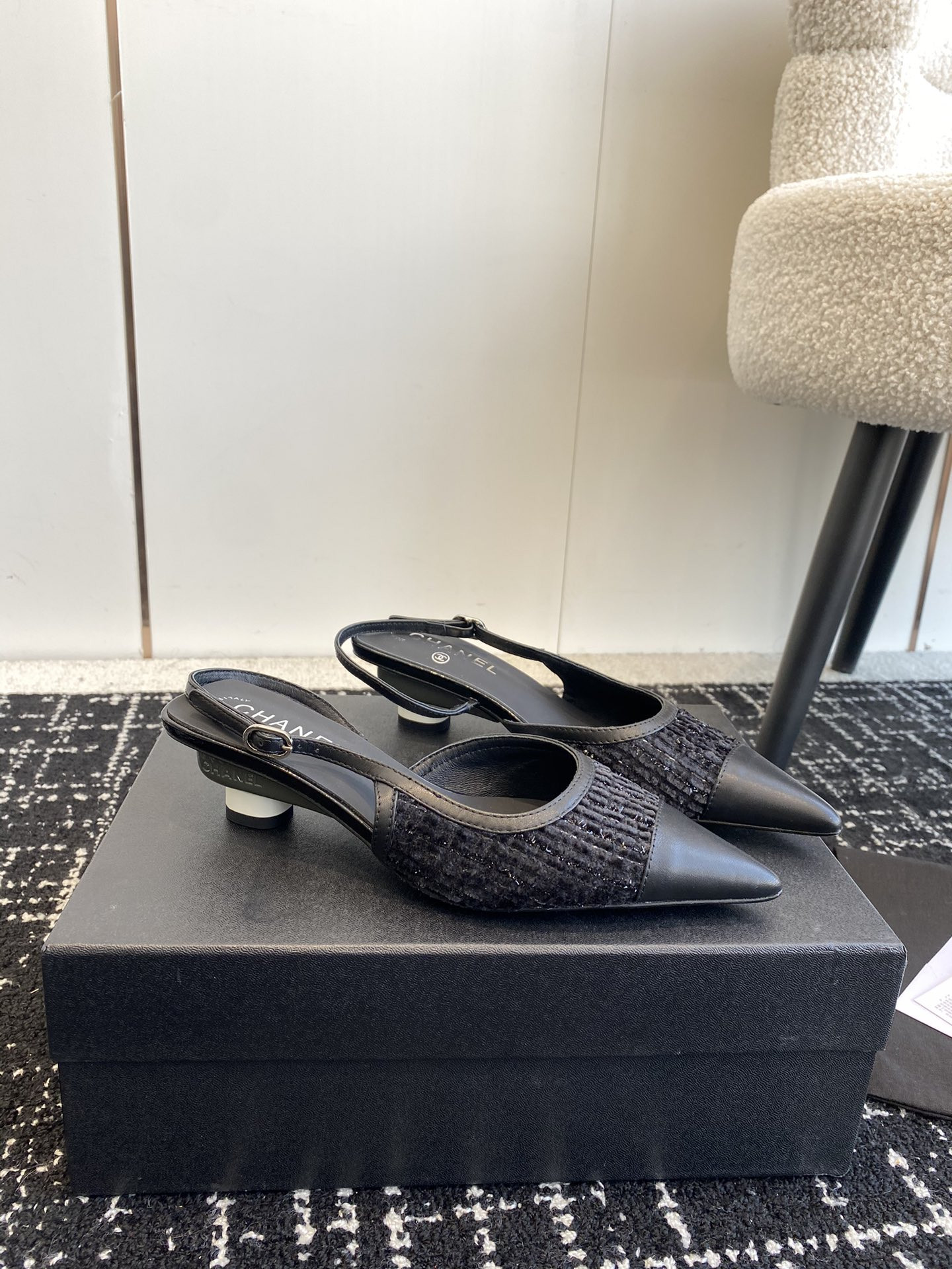 ua Ch*el slingbacks