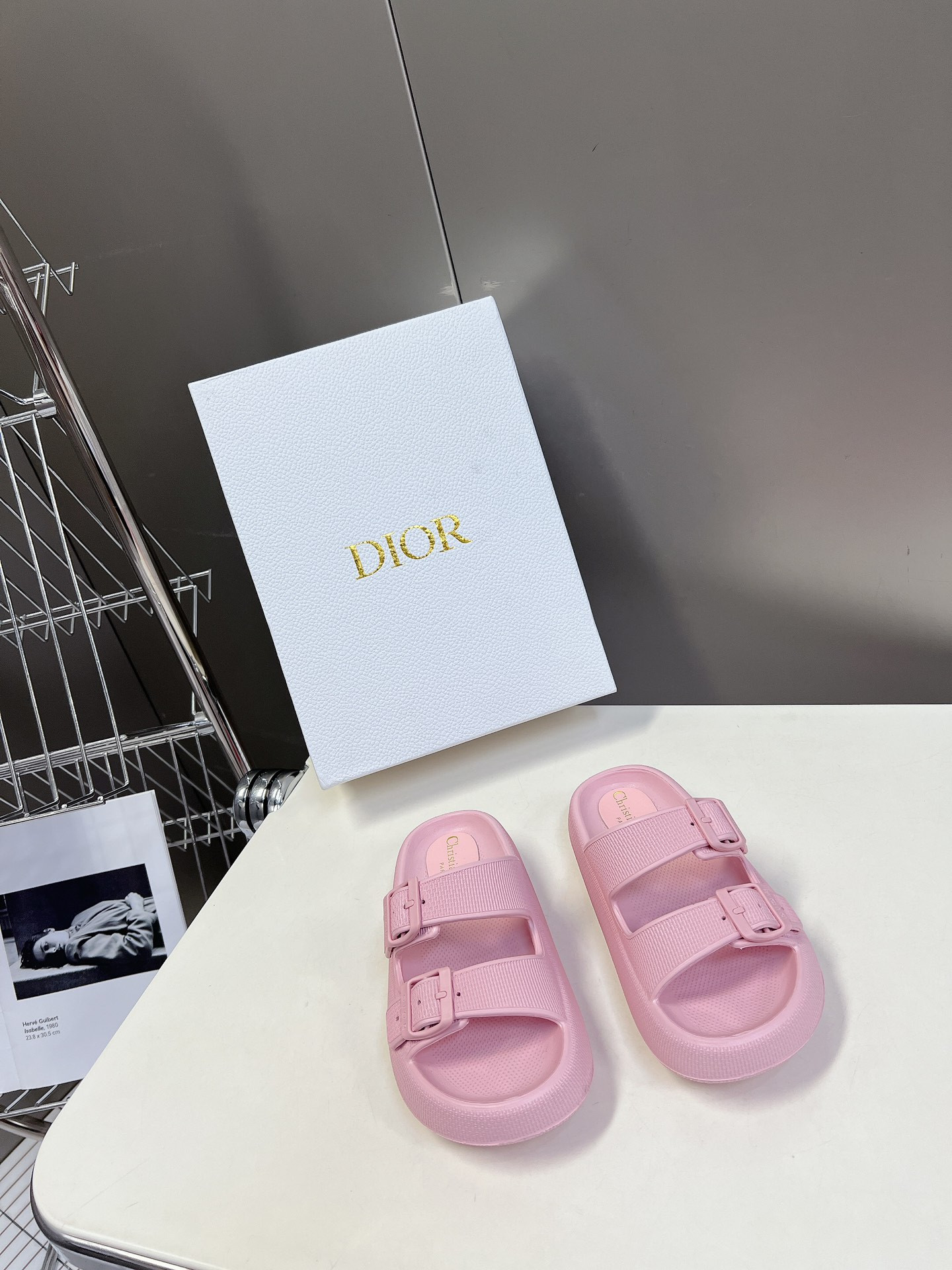 ua D*or slide