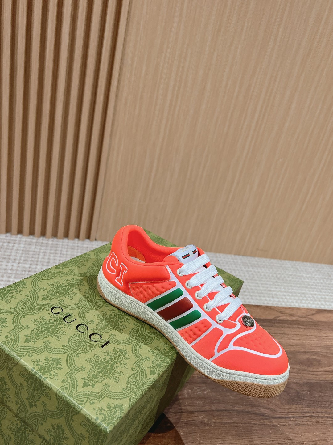 ua G*u*i screener sneaker with web