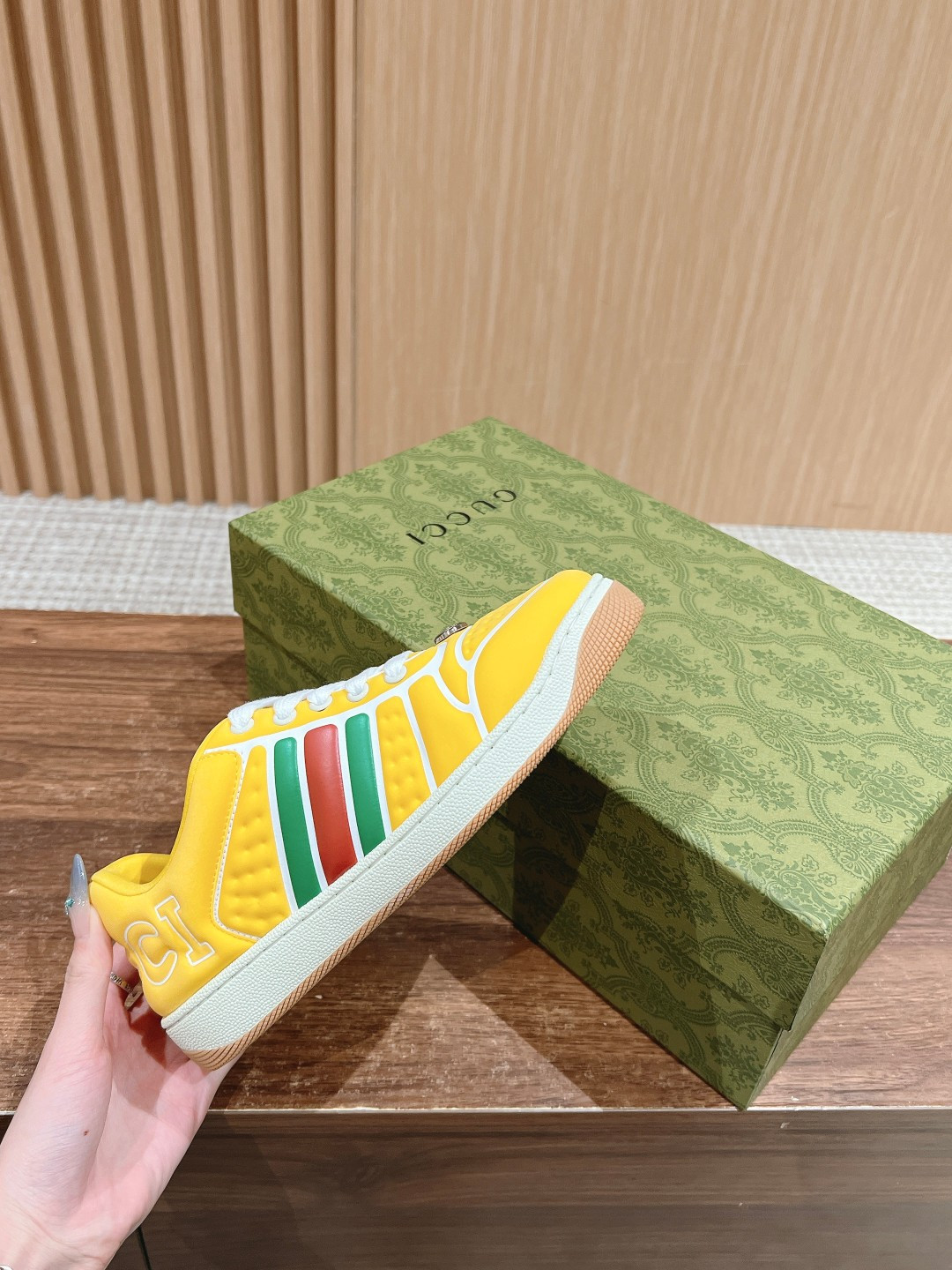 ua G*u*i screener sneaker with web