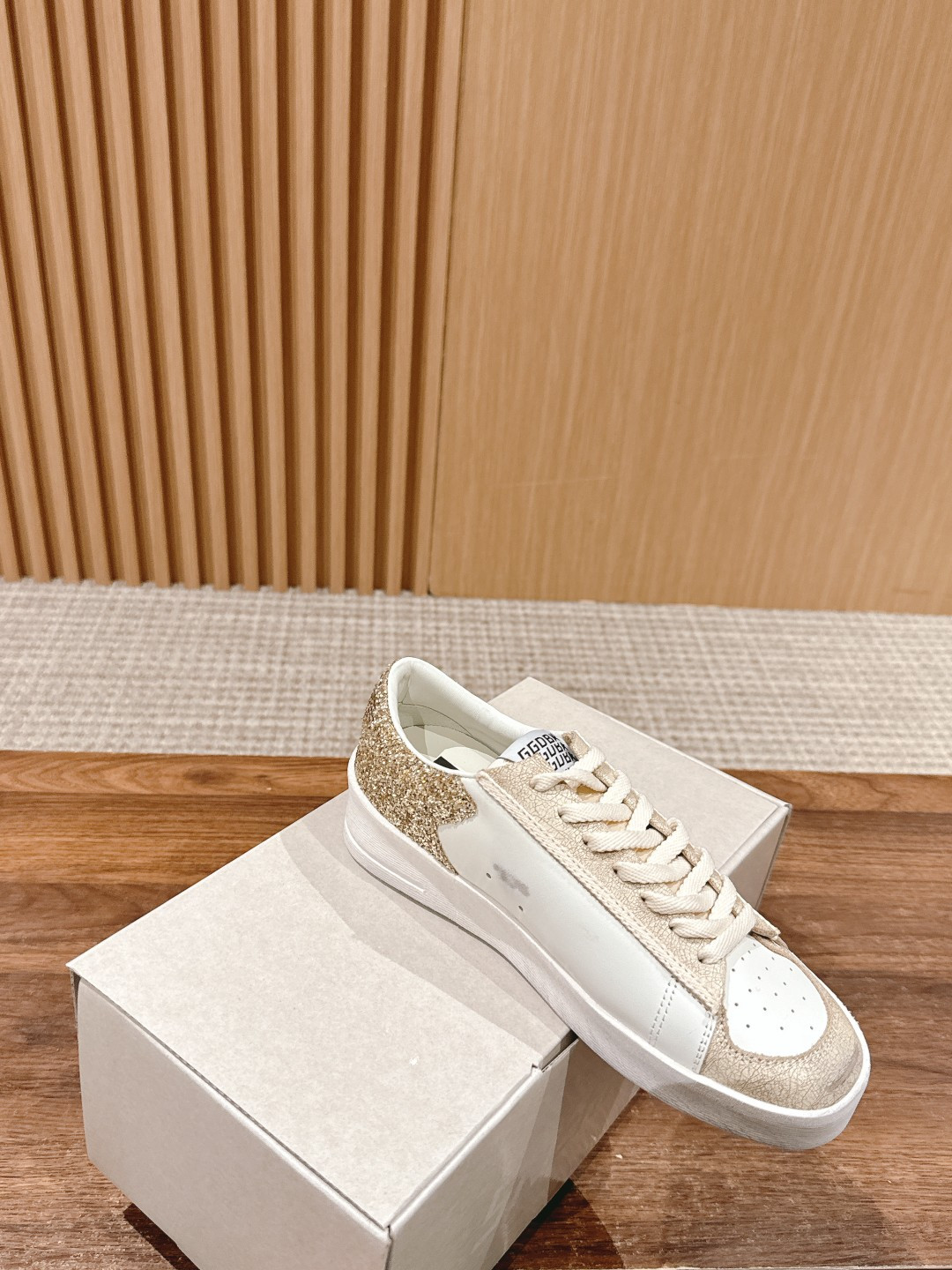 UA Golden Goose Stardan Sneaker