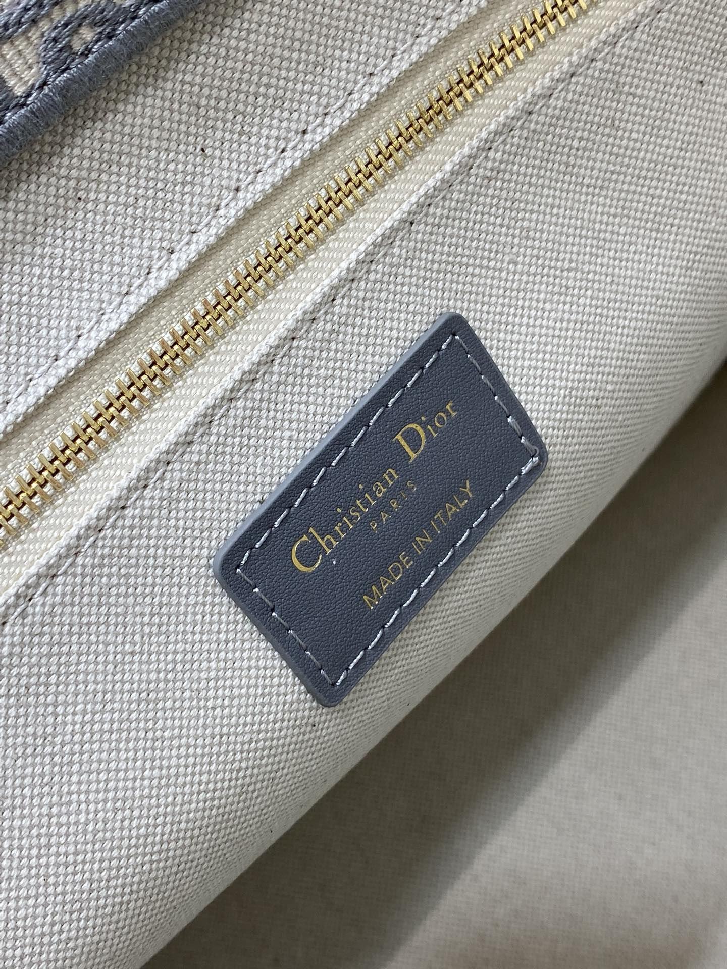 D*or medium D*or book tote gray D*or oblique embroidery and calfskin 36.5 x 28 x 17.5 cm