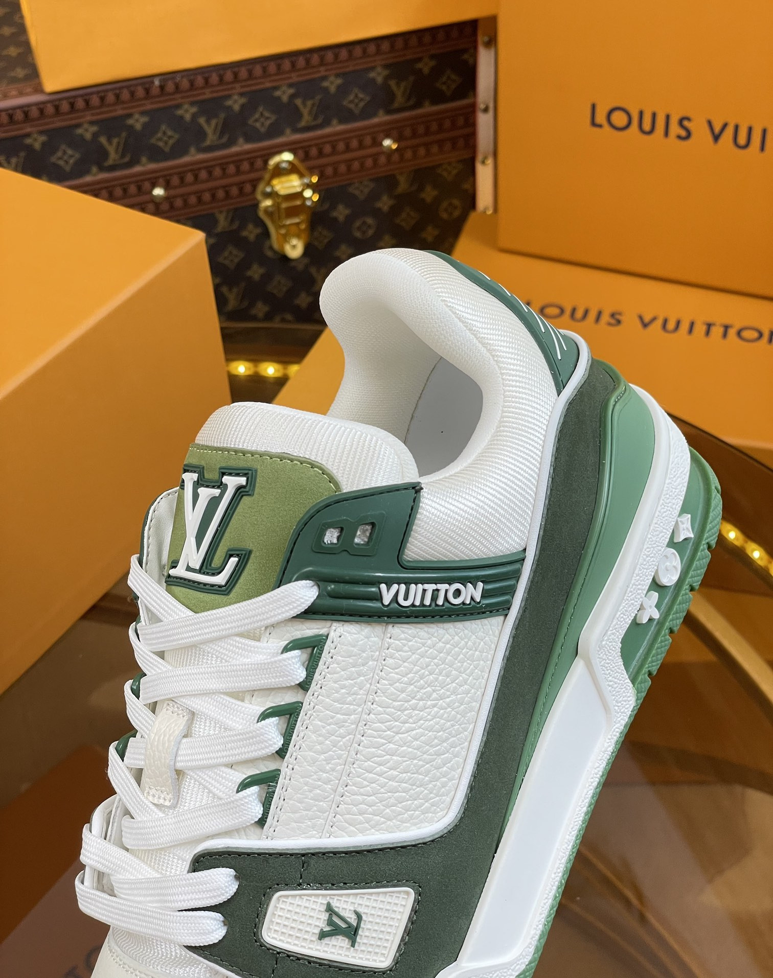 UA LV Trainer Sneaker