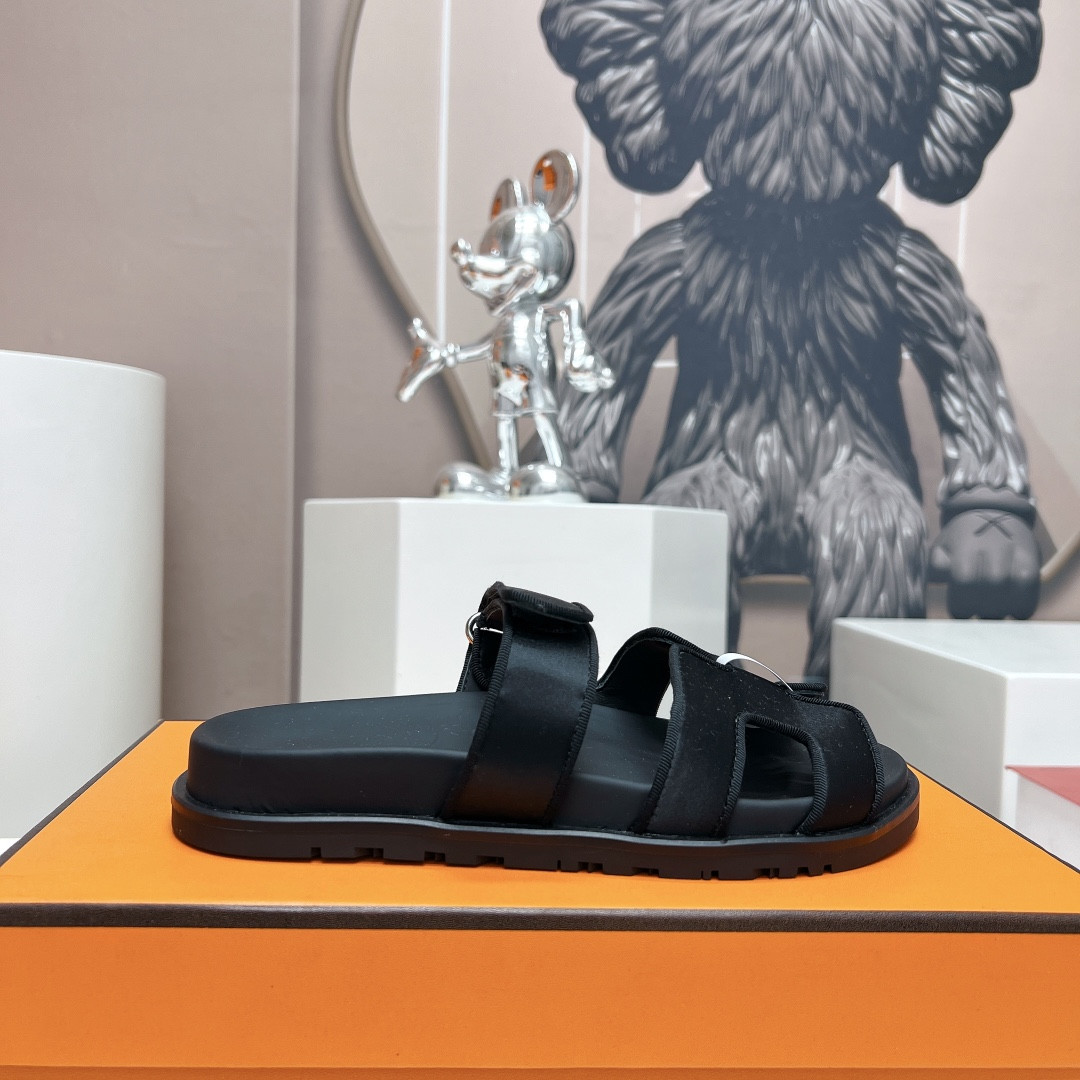 ua H**me5 chypre sandal