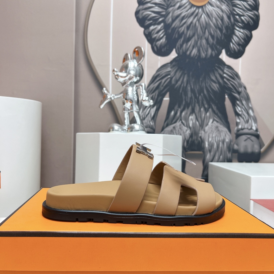 ua H**me5 chypre sandal