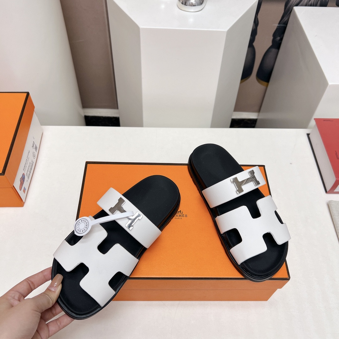 ua H**me5 chypre sandal