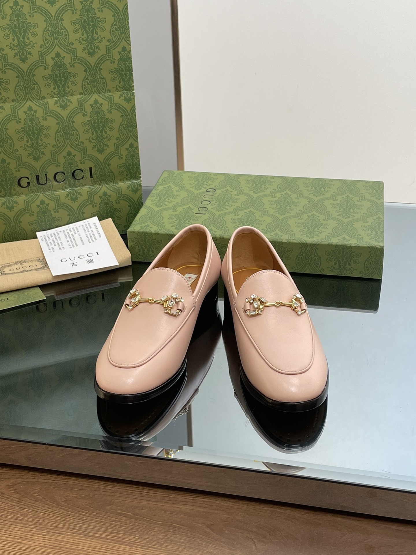 ua G*u*i horsebit loafer
