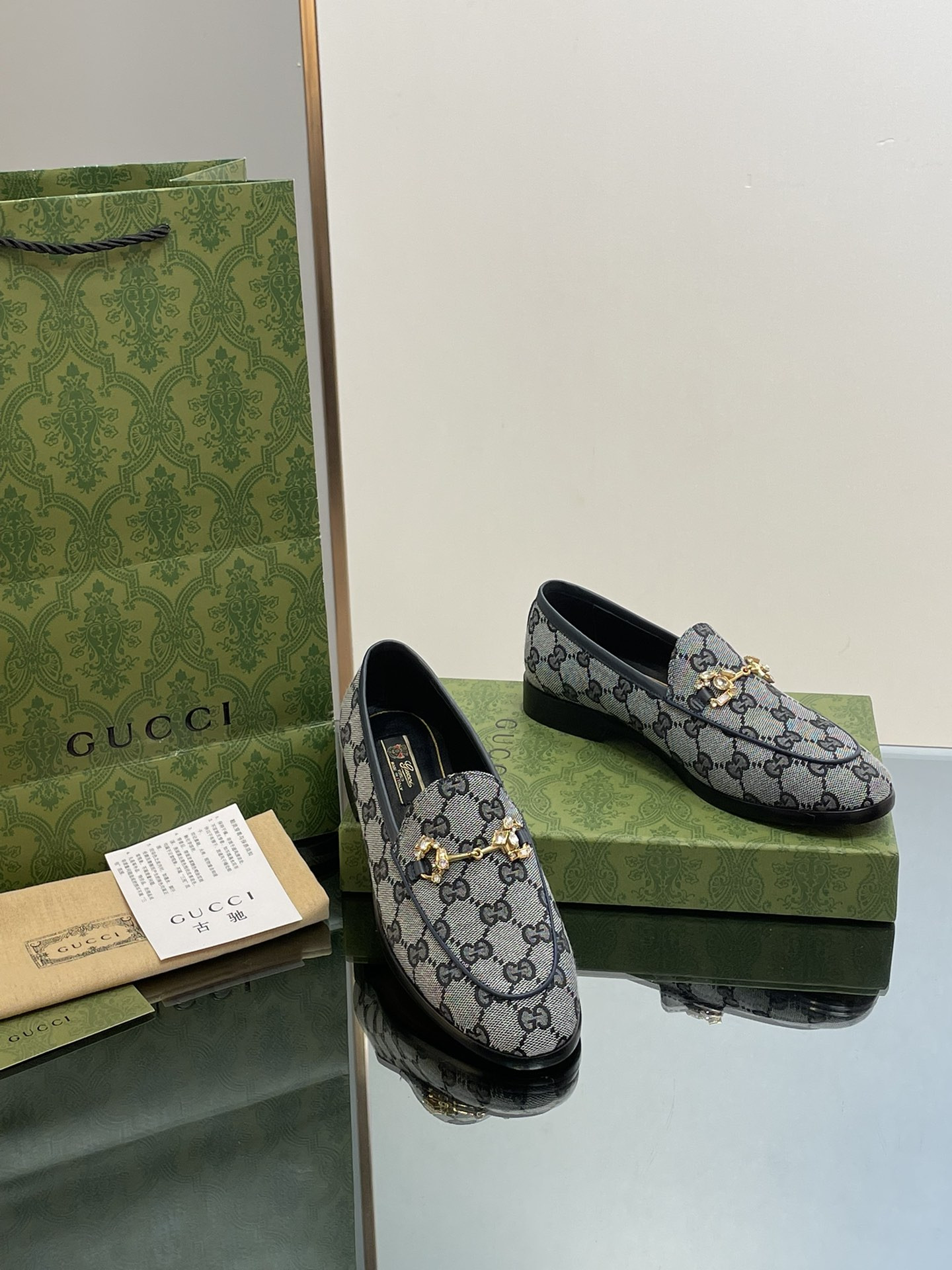 ua G*u*i horsebit loafer