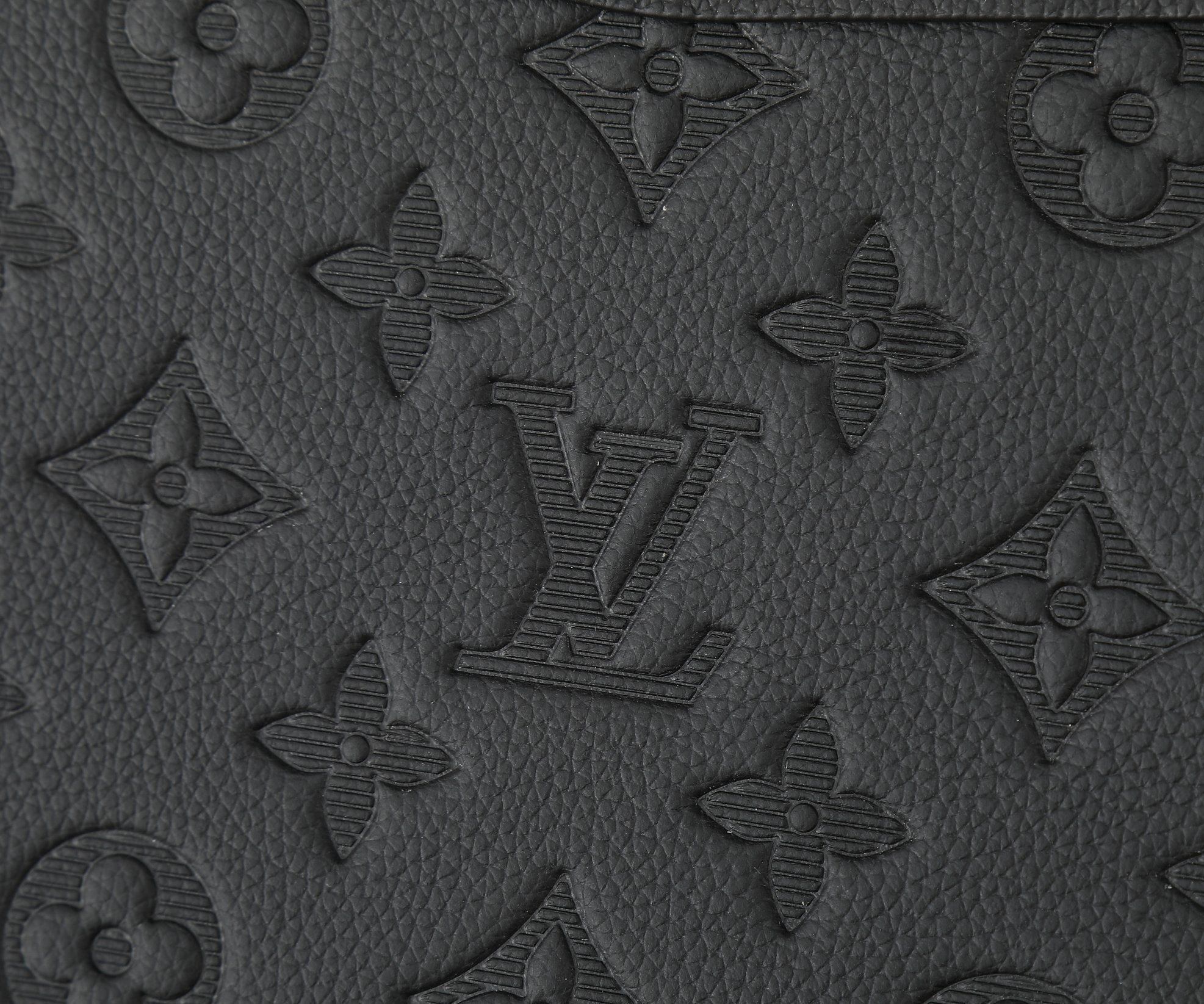 LV Messenger Voyager PM M25121 33x22.5x11CM
